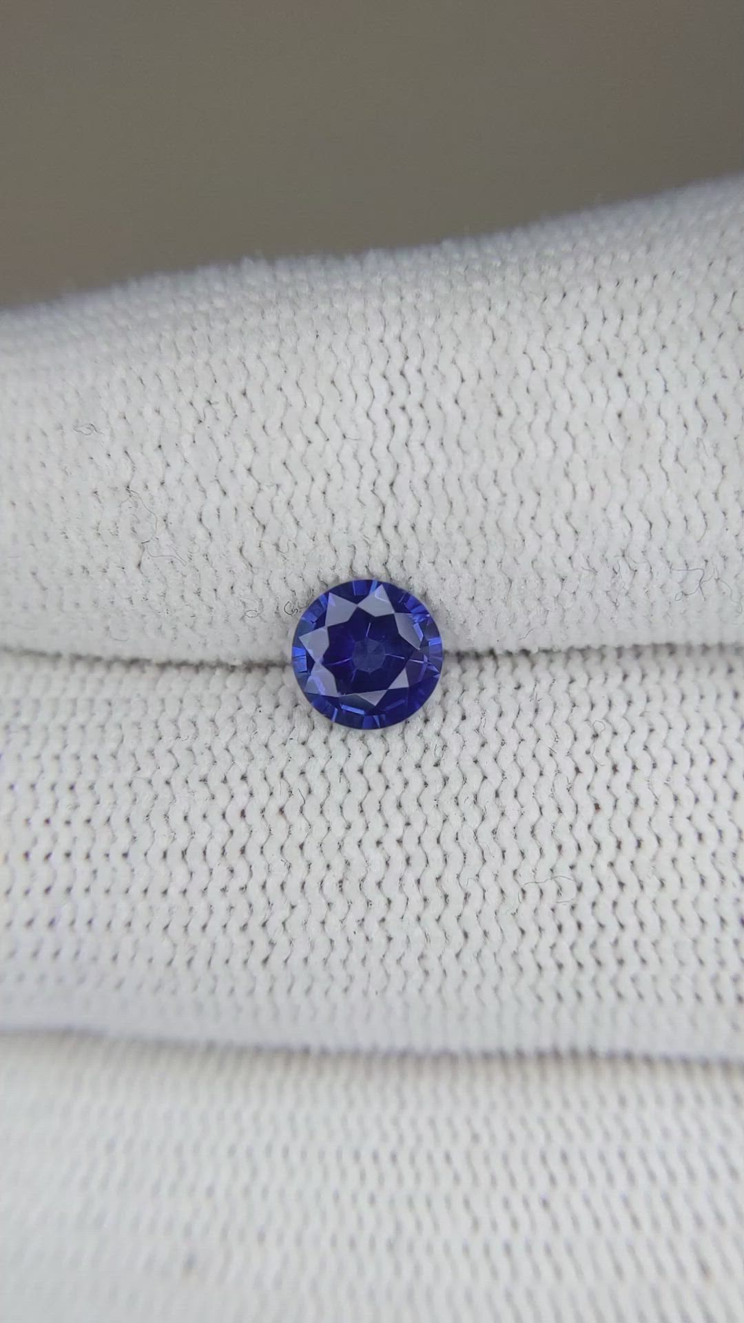 0.86 Ct. Blue Sapphire from Ceylon (Sri Lanka) Size Video