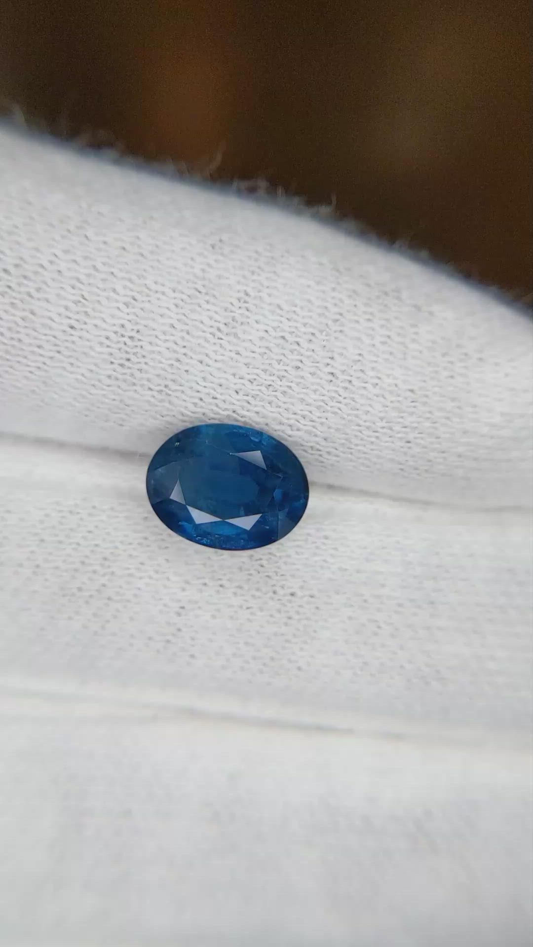 2.80 Ct. Blue Sapphire from Ceylon (Sri Lanka) Size Video