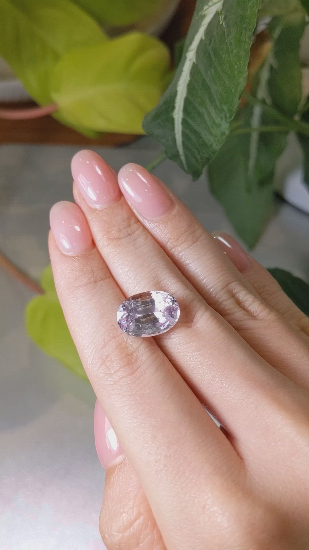 10.16 Ct. White Sapphire from Ceylon (Sri Lanka) Size Video