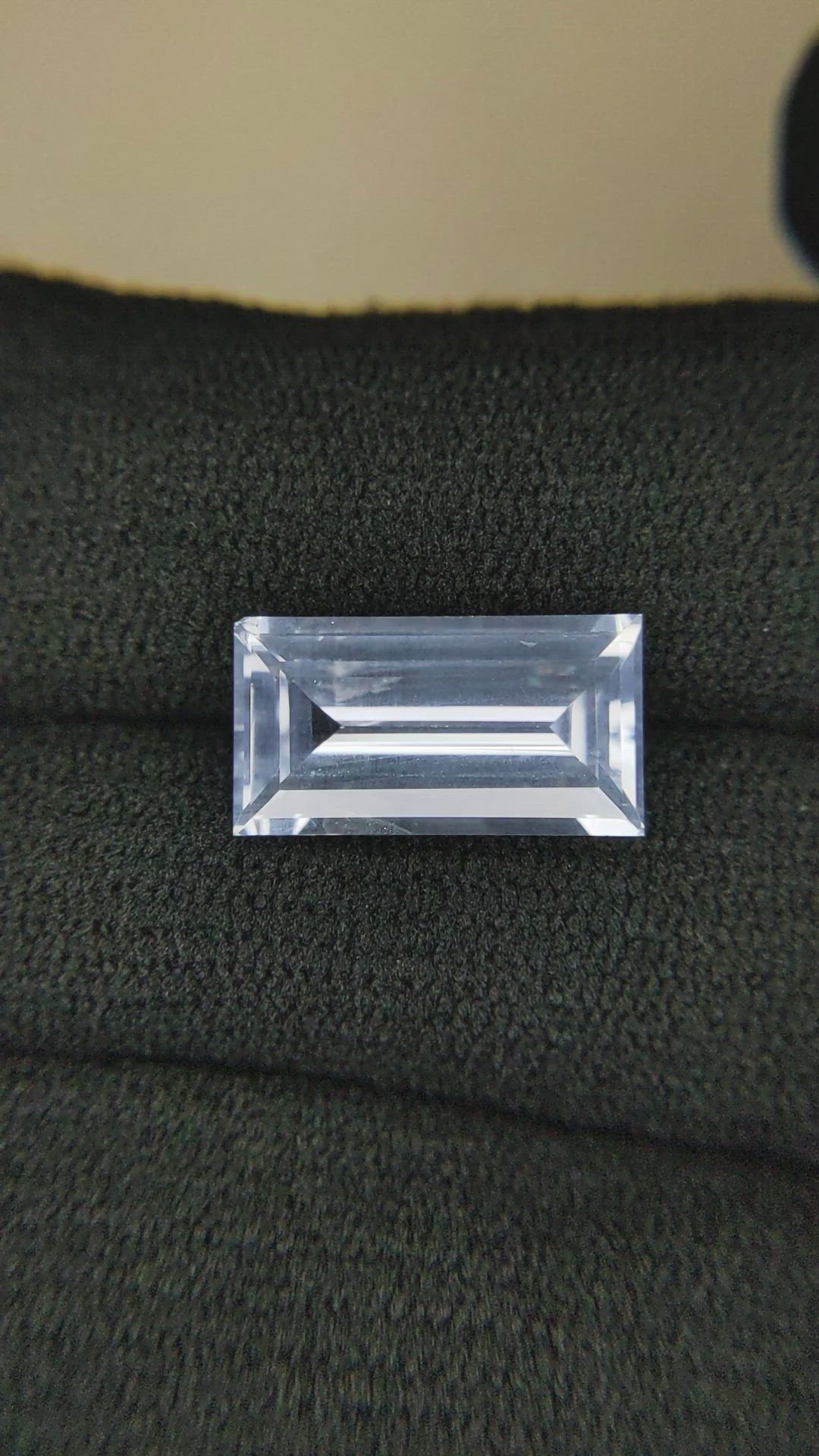 5.01 Ct. Blue Sapphire from Ceylon (Sri Lanka) Size Video