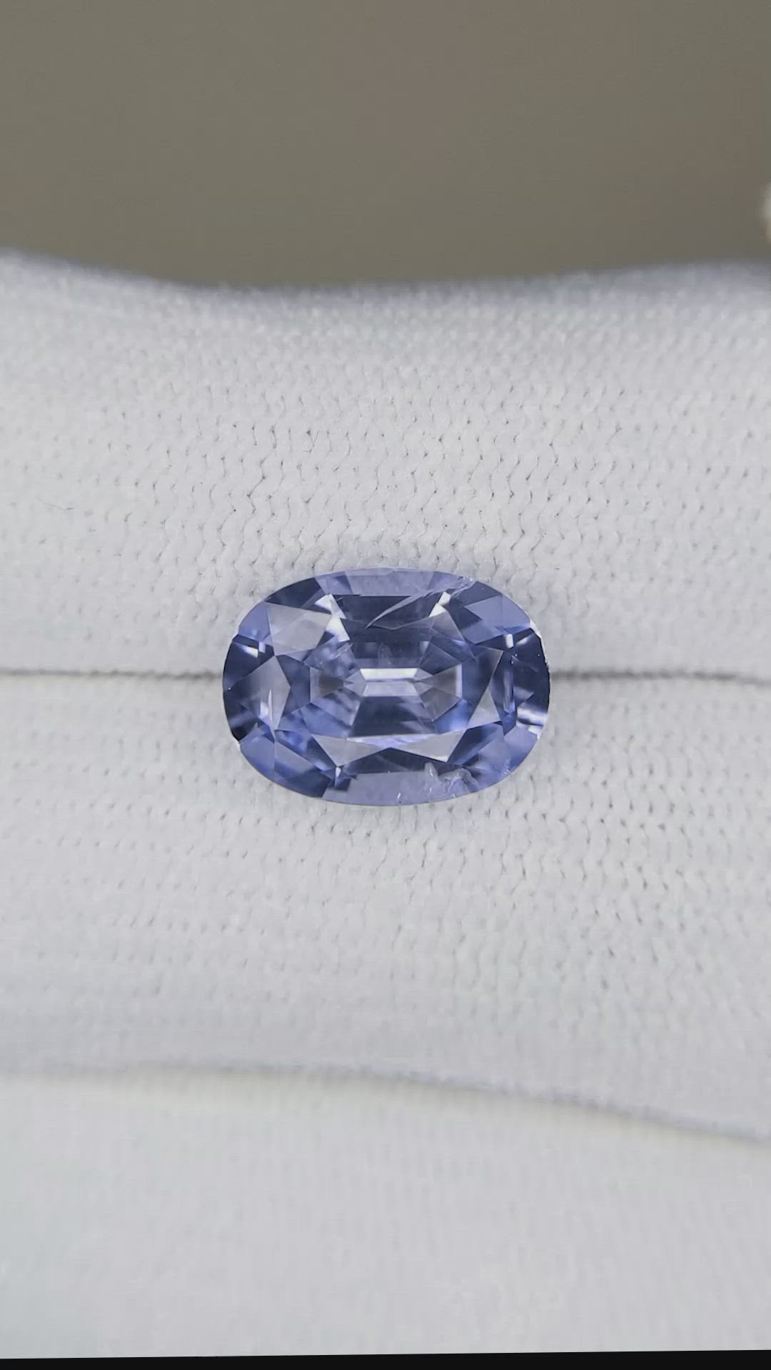 4.20 Ct. Blue Sapphire from Ceylon (Sri Lanka) Size Video