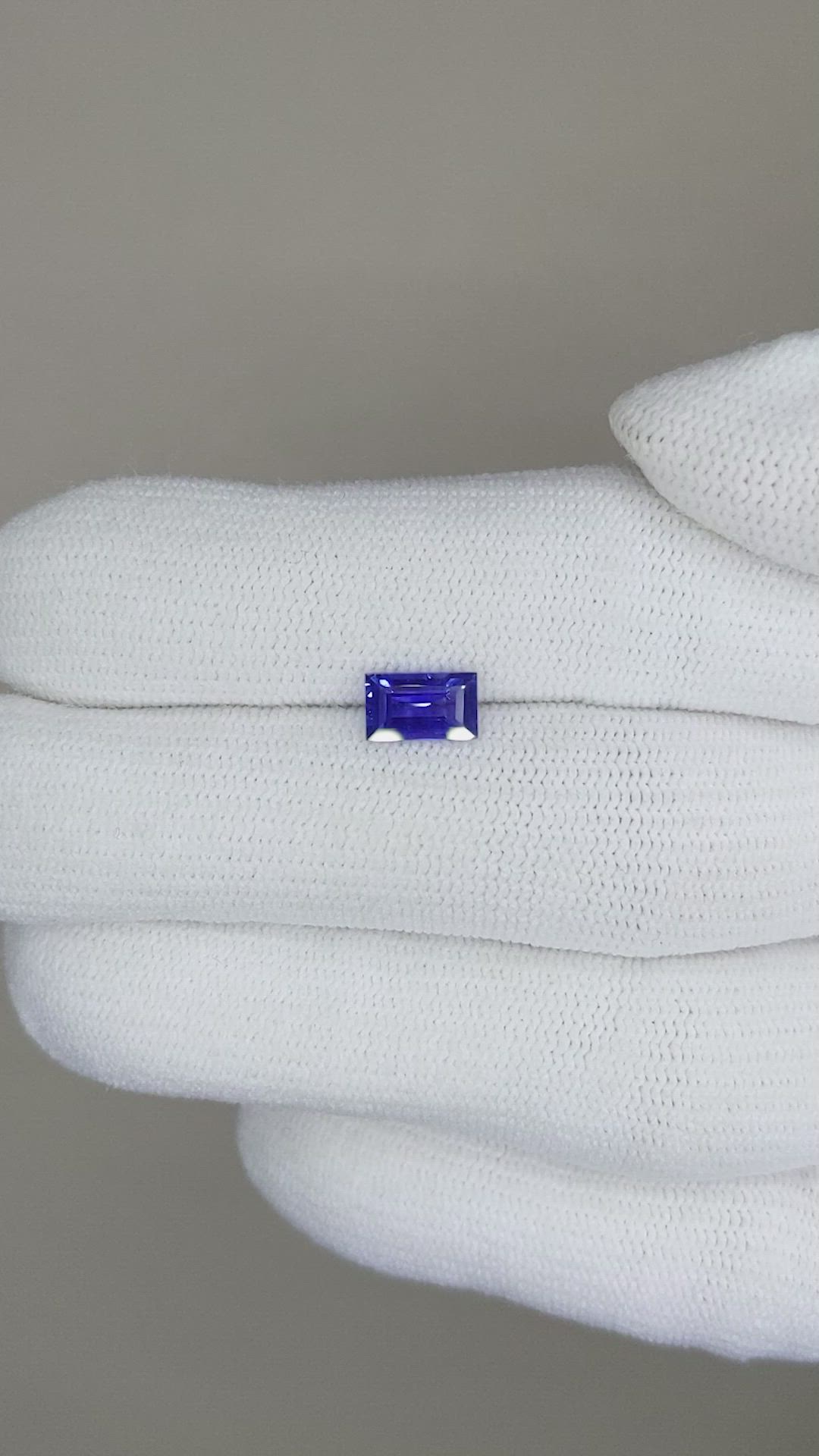 1.03 Ct. Blue Sapphire from Ceylon (Sri Lanka) Size Video