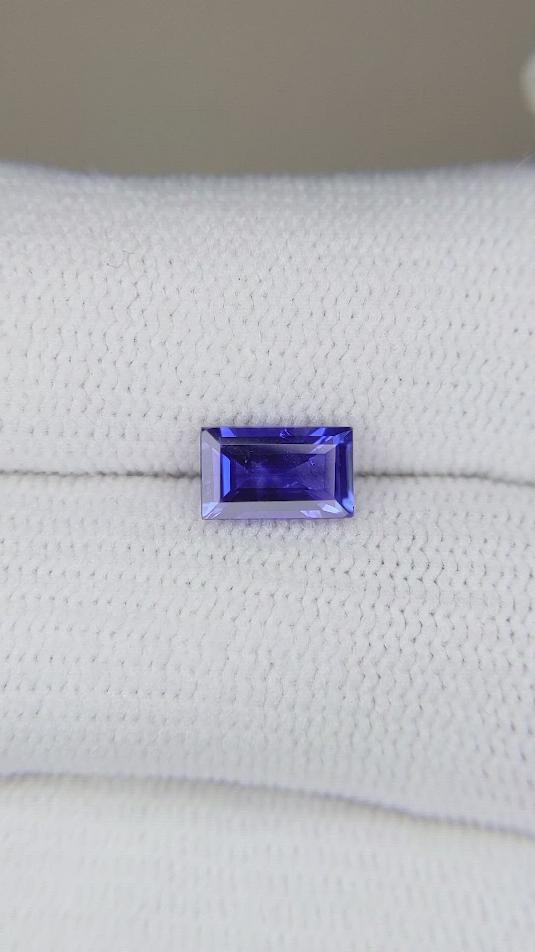 1.03 Ct. Blue Sapphire from Ceylon (Sri Lanka) Size Video