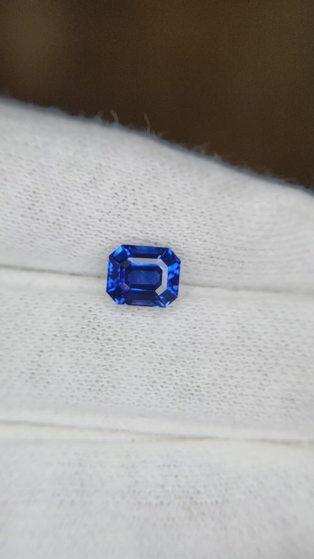 1.83 Ct. Blue Sapphire from Ceylon (Sri Lanka) Size Video