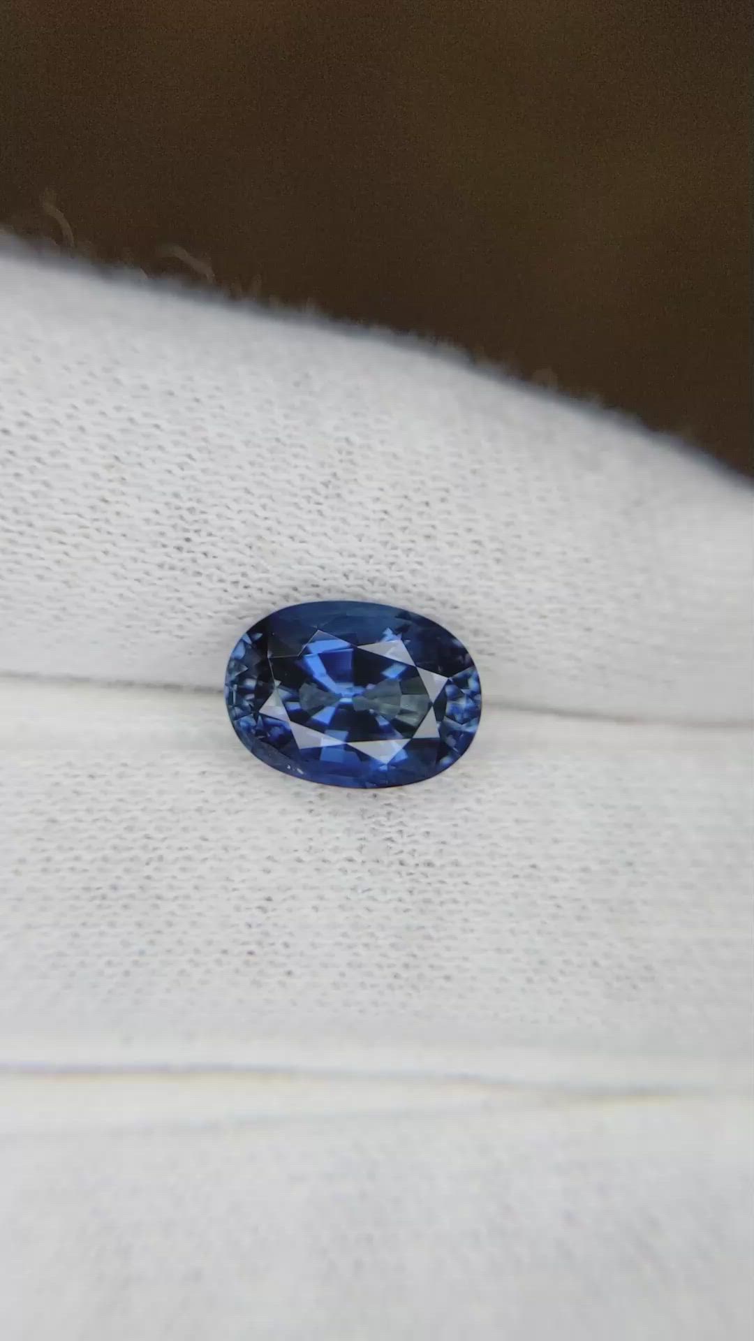 3.48 Ct. Blue Sapphire from Ceylon (Sri Lanka) Size Video