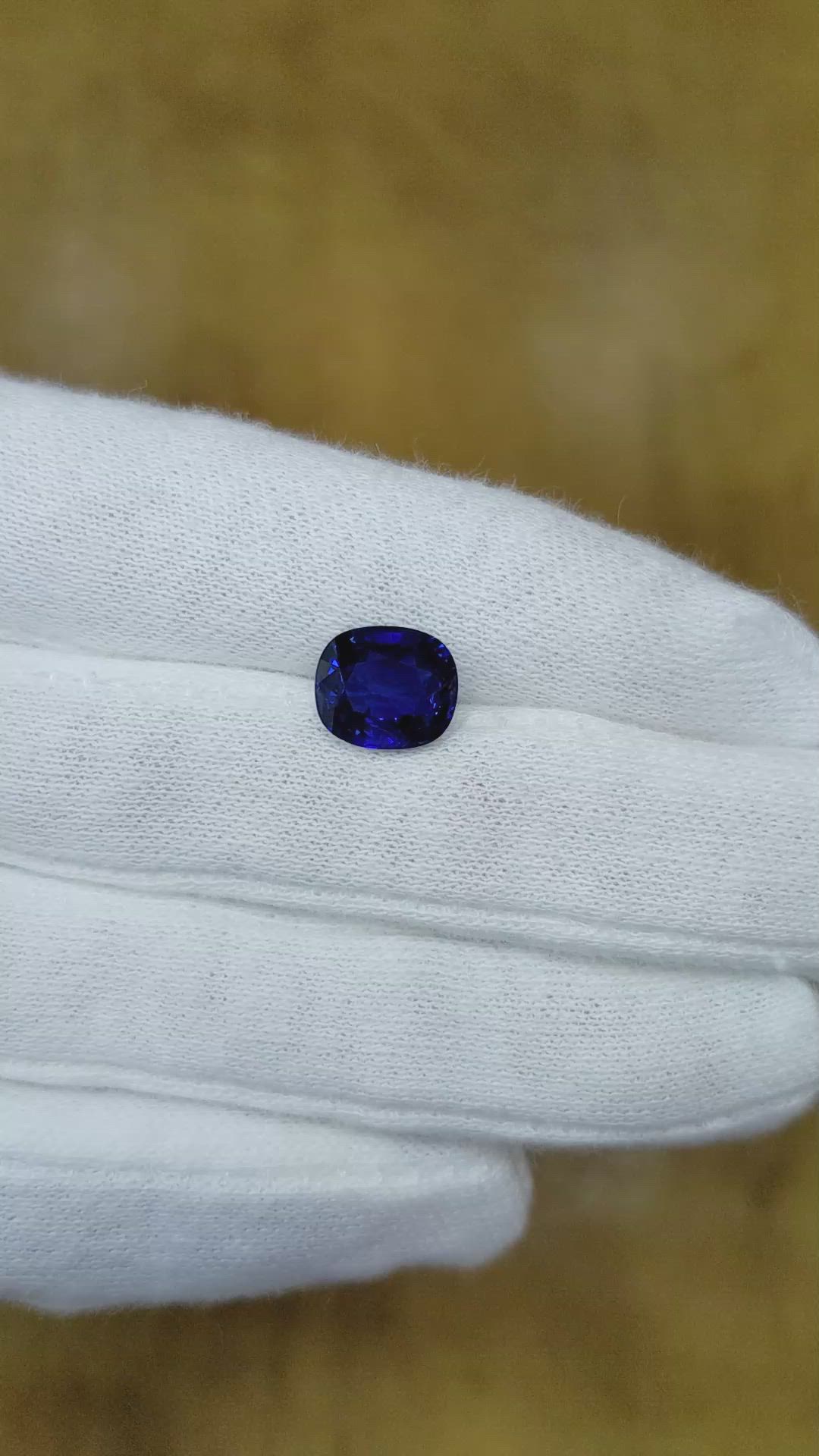 3.57 Ct. Blue Sapphire from Ceylon (Sri Lanka) Size Video
