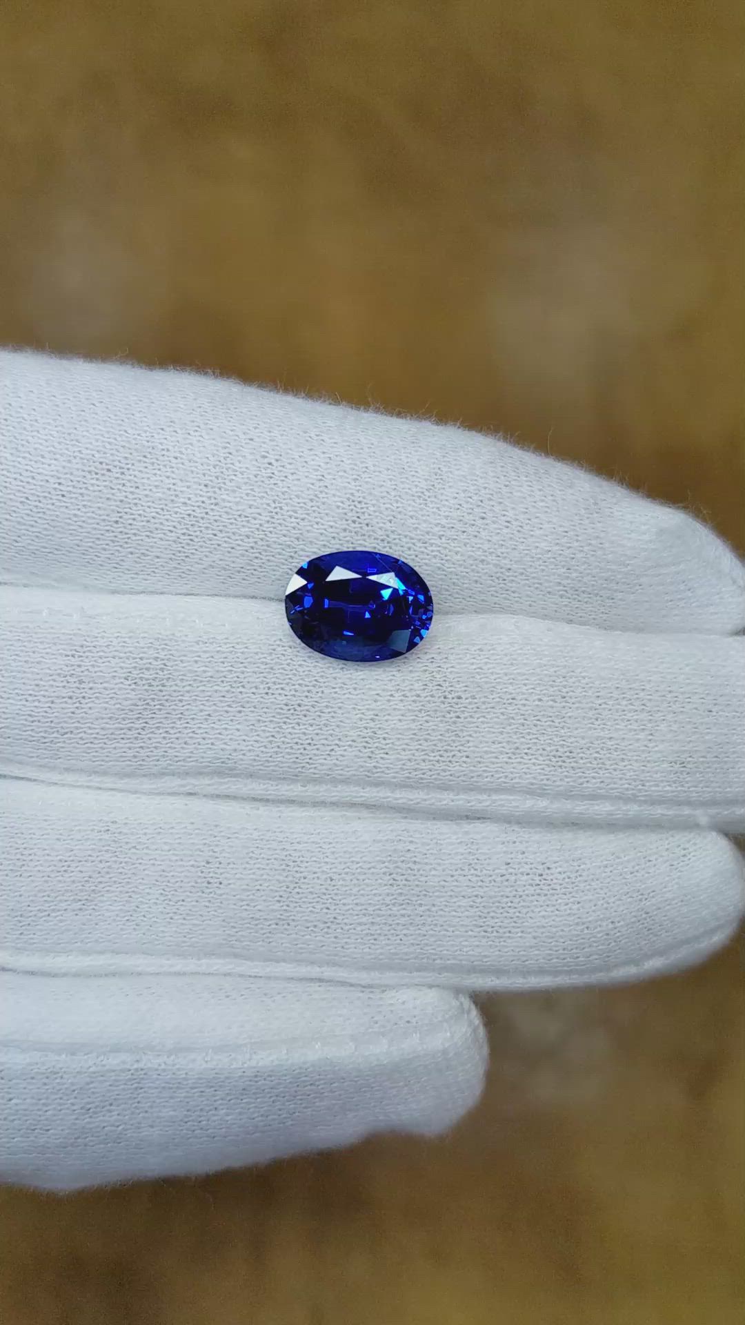 4.61 Ct. Blue Sapphire from Ceylon (Sri Lanka) Size Video
