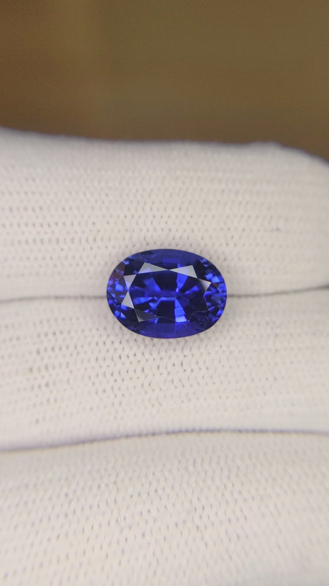 4.61 Ct. Color Change Sapphire from Ceylon (Sri Lanka) Size Video