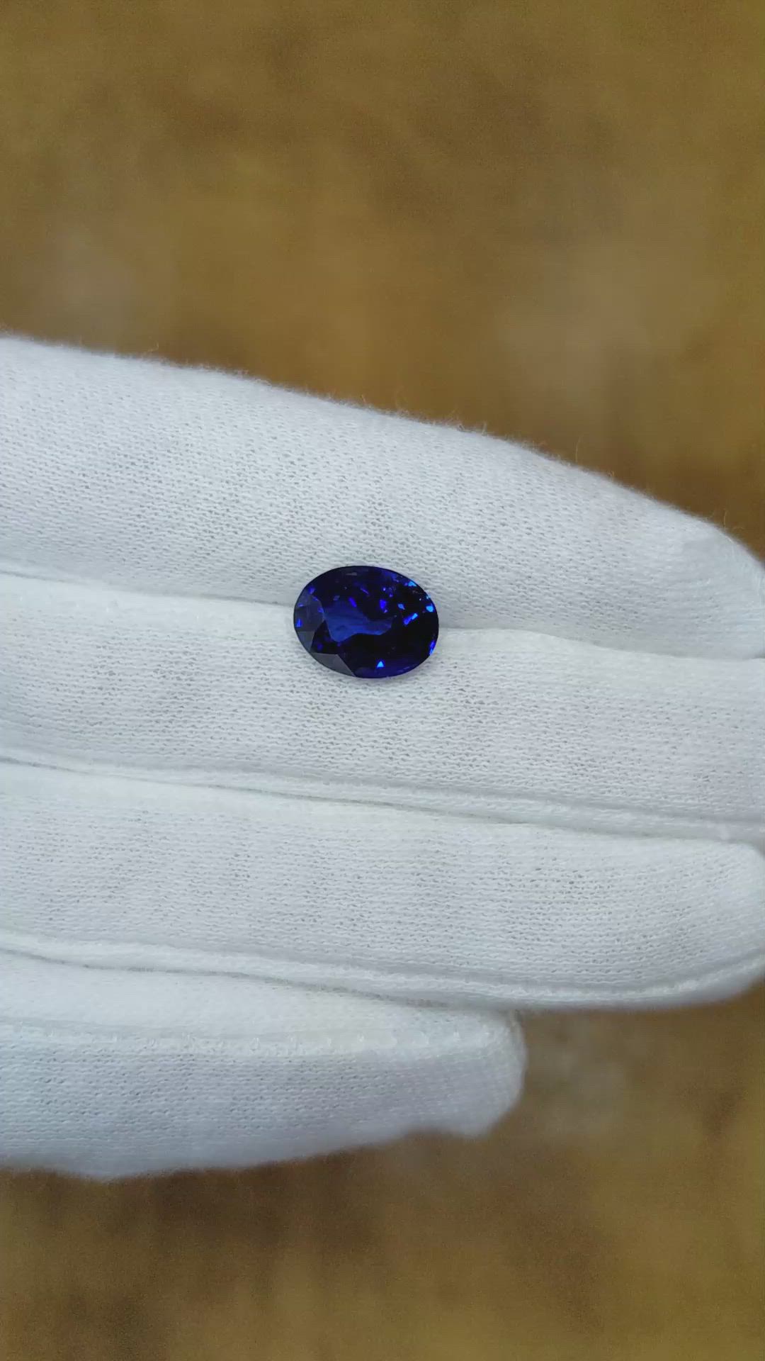 5.21 Ct. Blue Sapphire from Ceylon (Sri Lanka) Size Video
