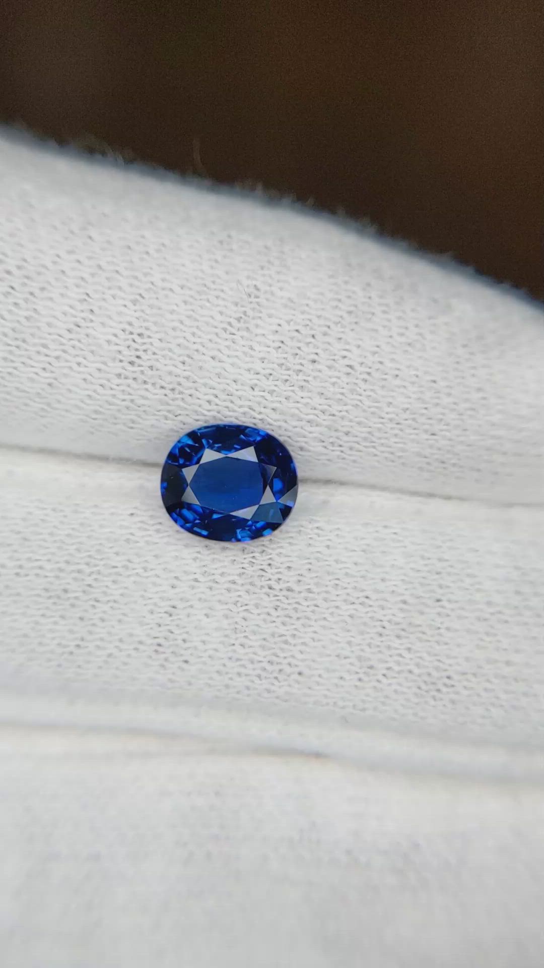 1.61 Ct. Blue Sapphire from Ceylon (Sri Lanka) Size Video