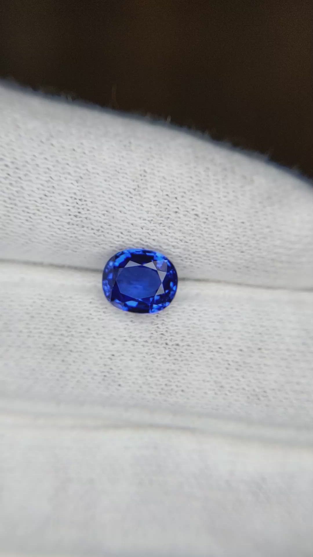 1.93 Ct. Blue Sapphire from Ceylon (Sri Lanka) Size Video