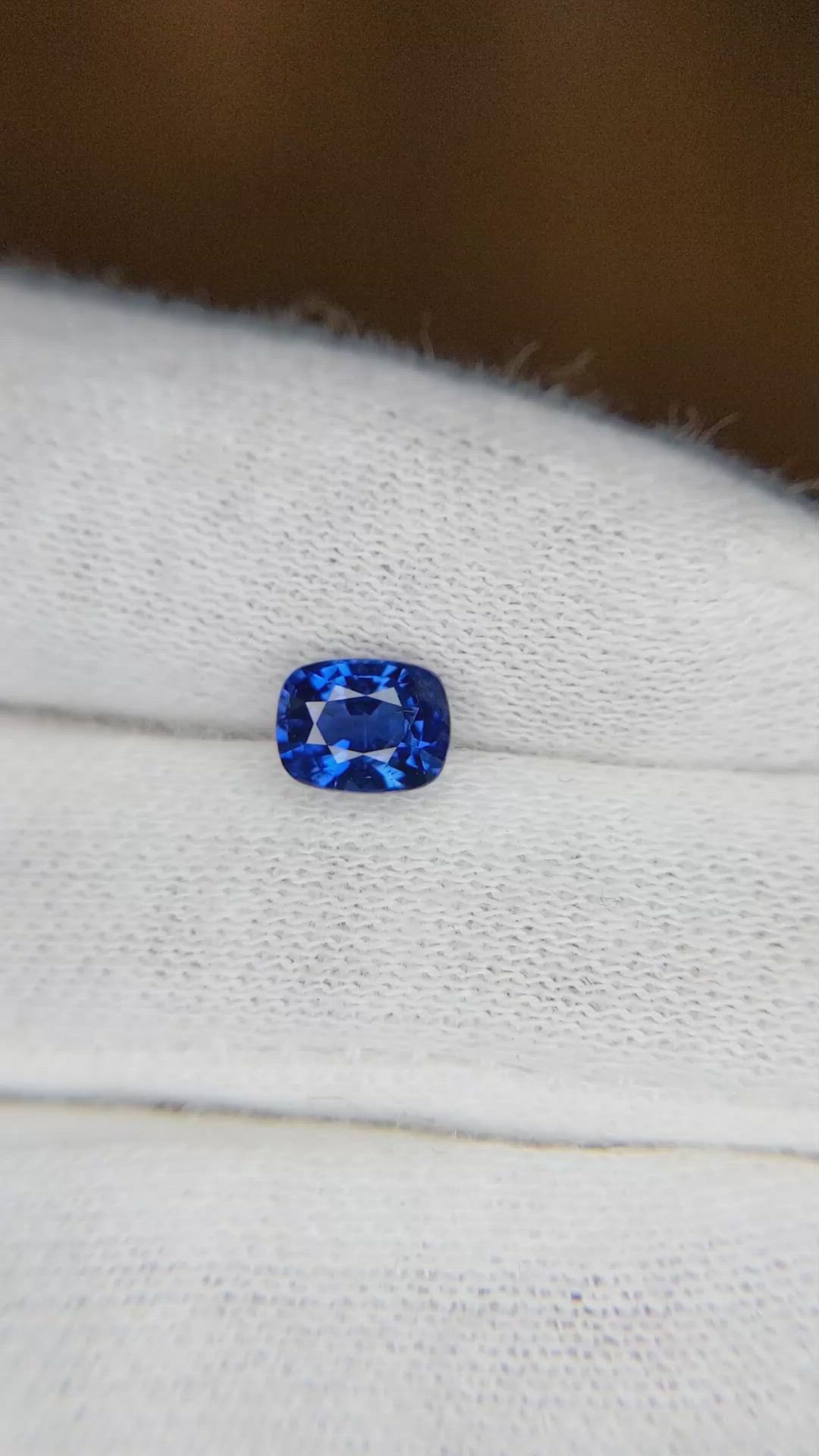 1.15 Ct. Blue Sapphire from Ceylon (Sri Lanka) Size Video
