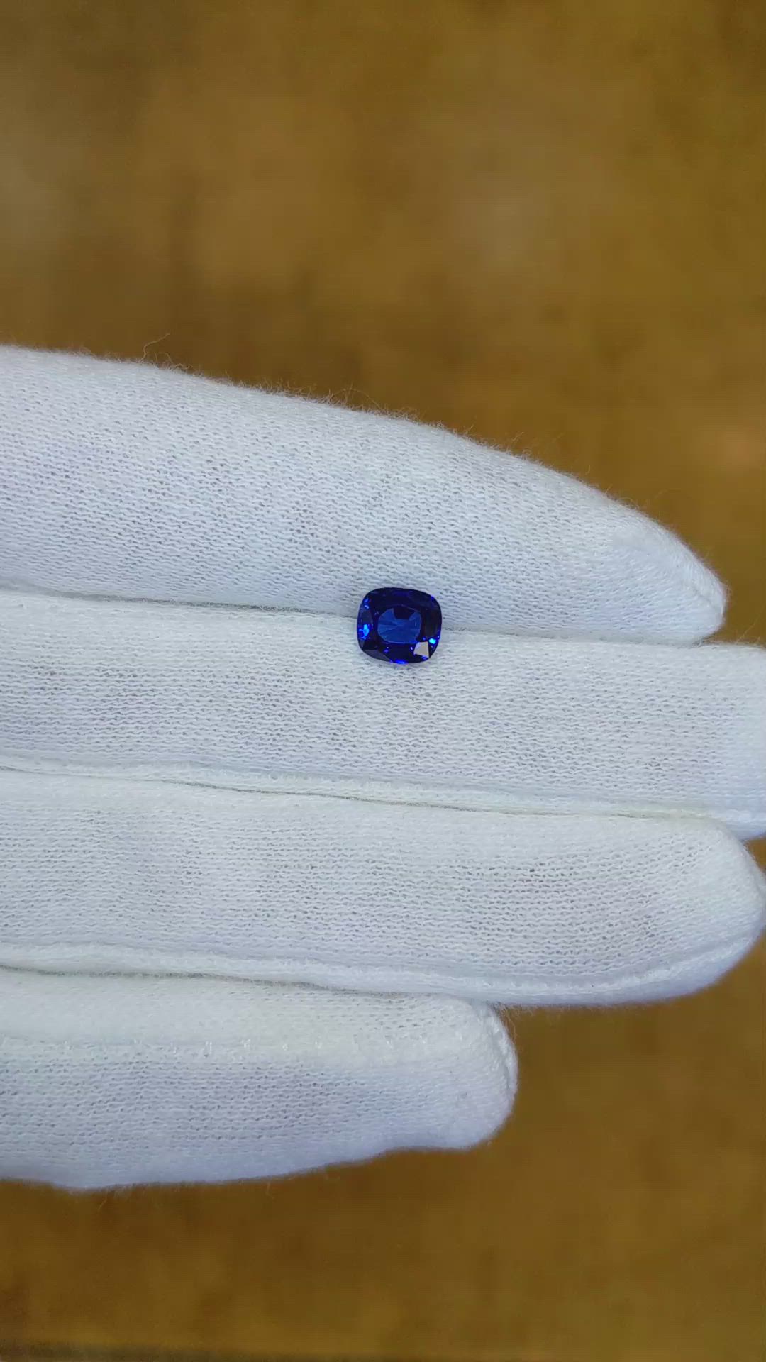 1.27 Ct. Blue Sapphire from Ceylon (Sri Lanka) Size Video
