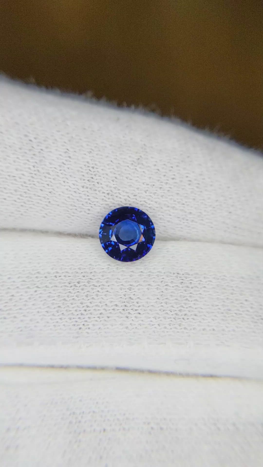 1.25 Ct. Blue Sapphire from Ceylon (Sri Lanka) Size Video
