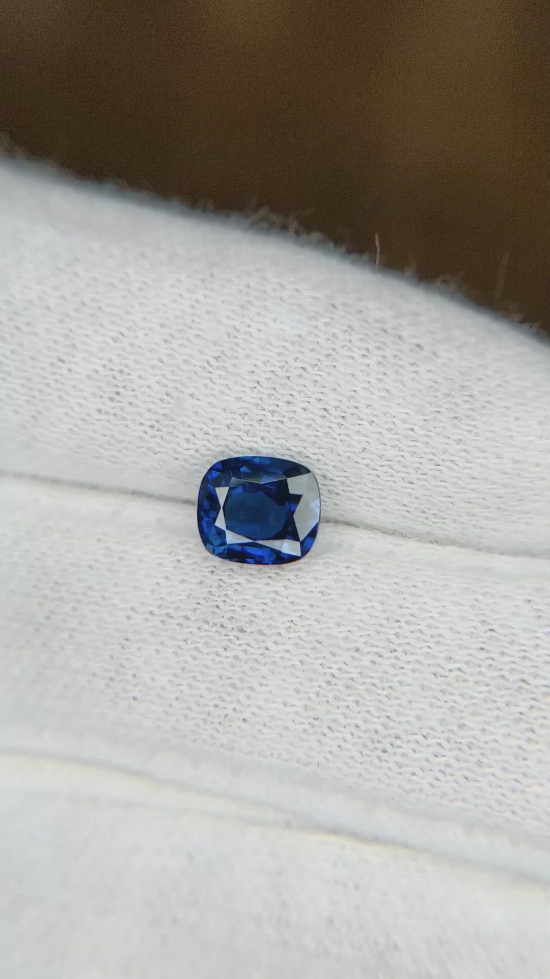 1.26 Ct. Blue Sapphire from Ceylon (Sri Lanka) Size Video