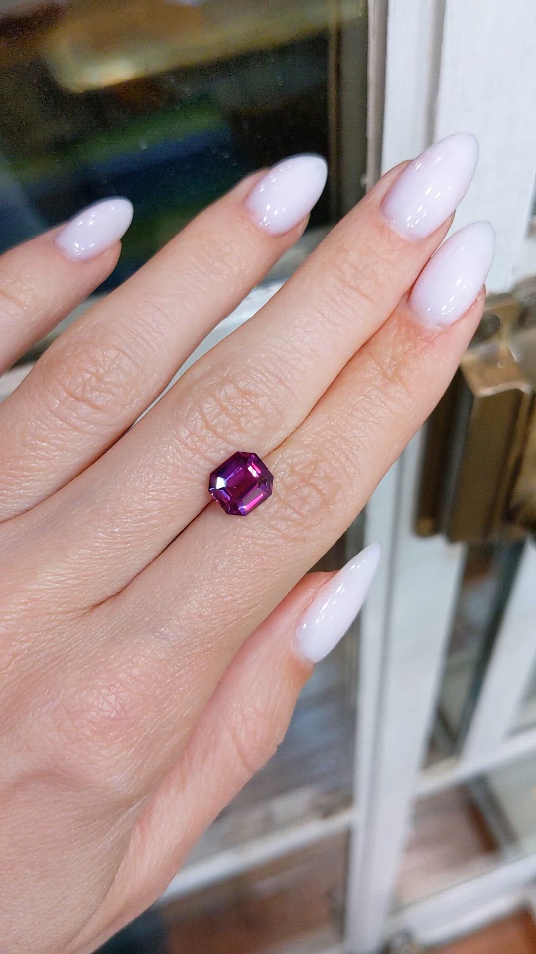 2.54 Ct. Pinkish Purple Sapphire from Ceylon (Sri Lanka) Size Video
