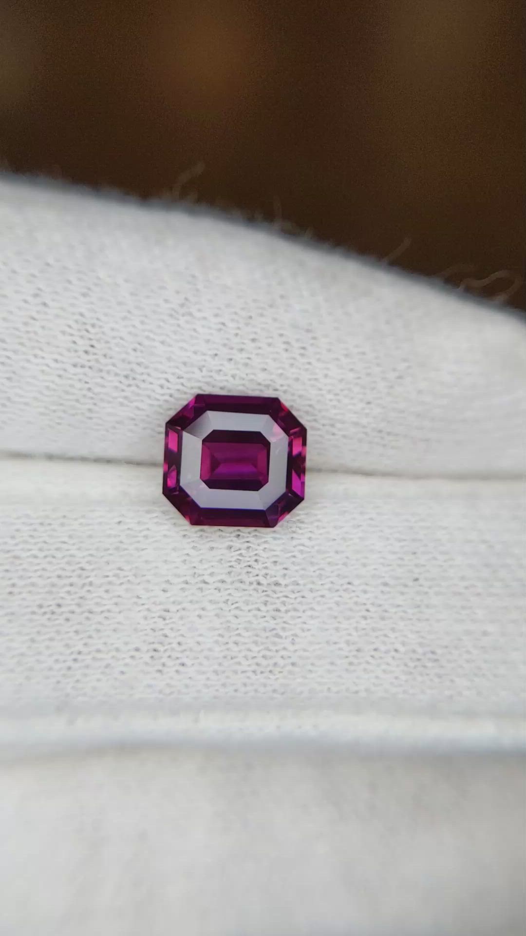 2.54 Ct. Pinkish Purple Sapphire from Ceylon (Sri Lanka) Size Video