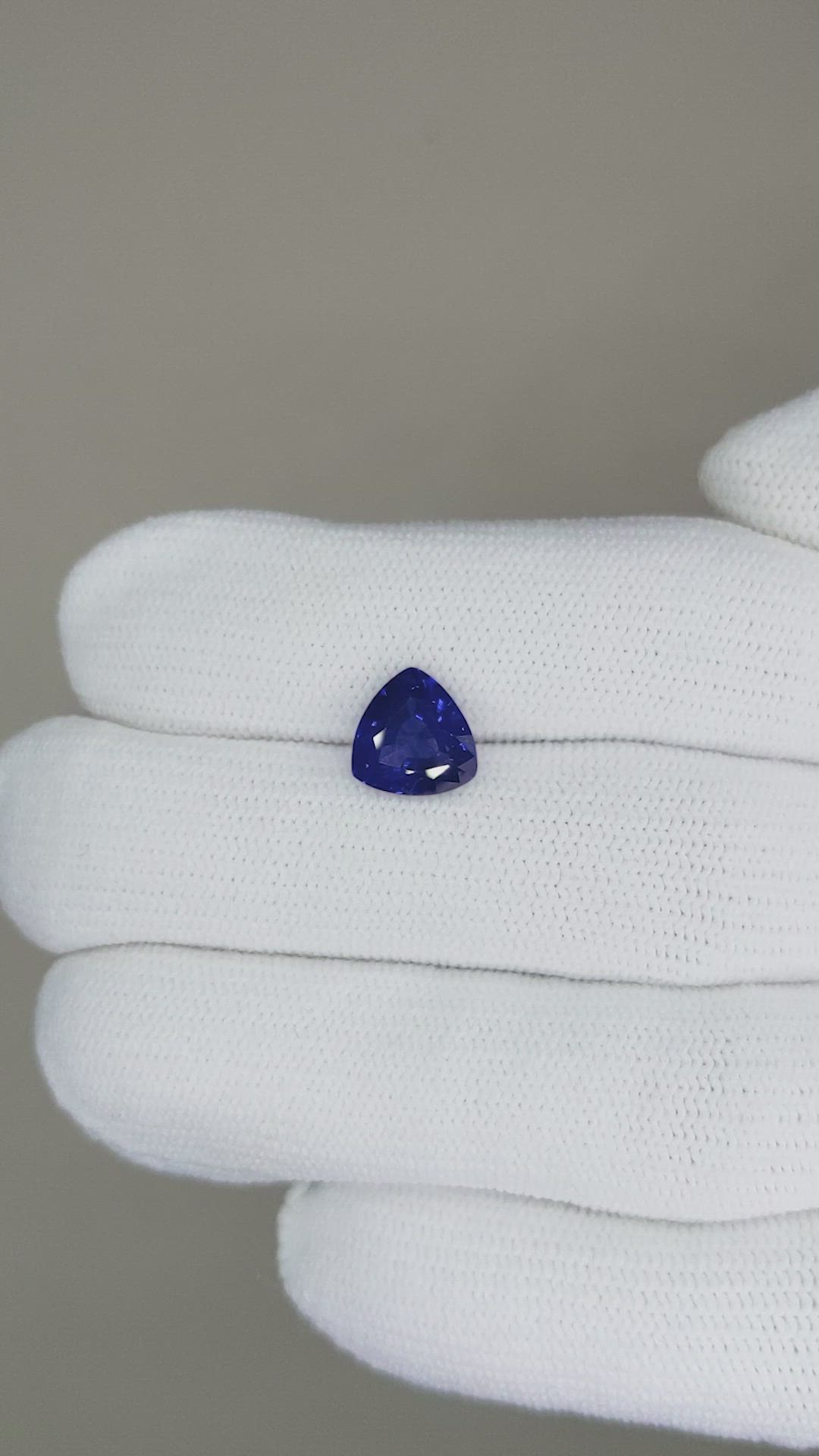 2.26 Ct. Blue Sapphire from Ceylon (Sri Lanka) Size Video