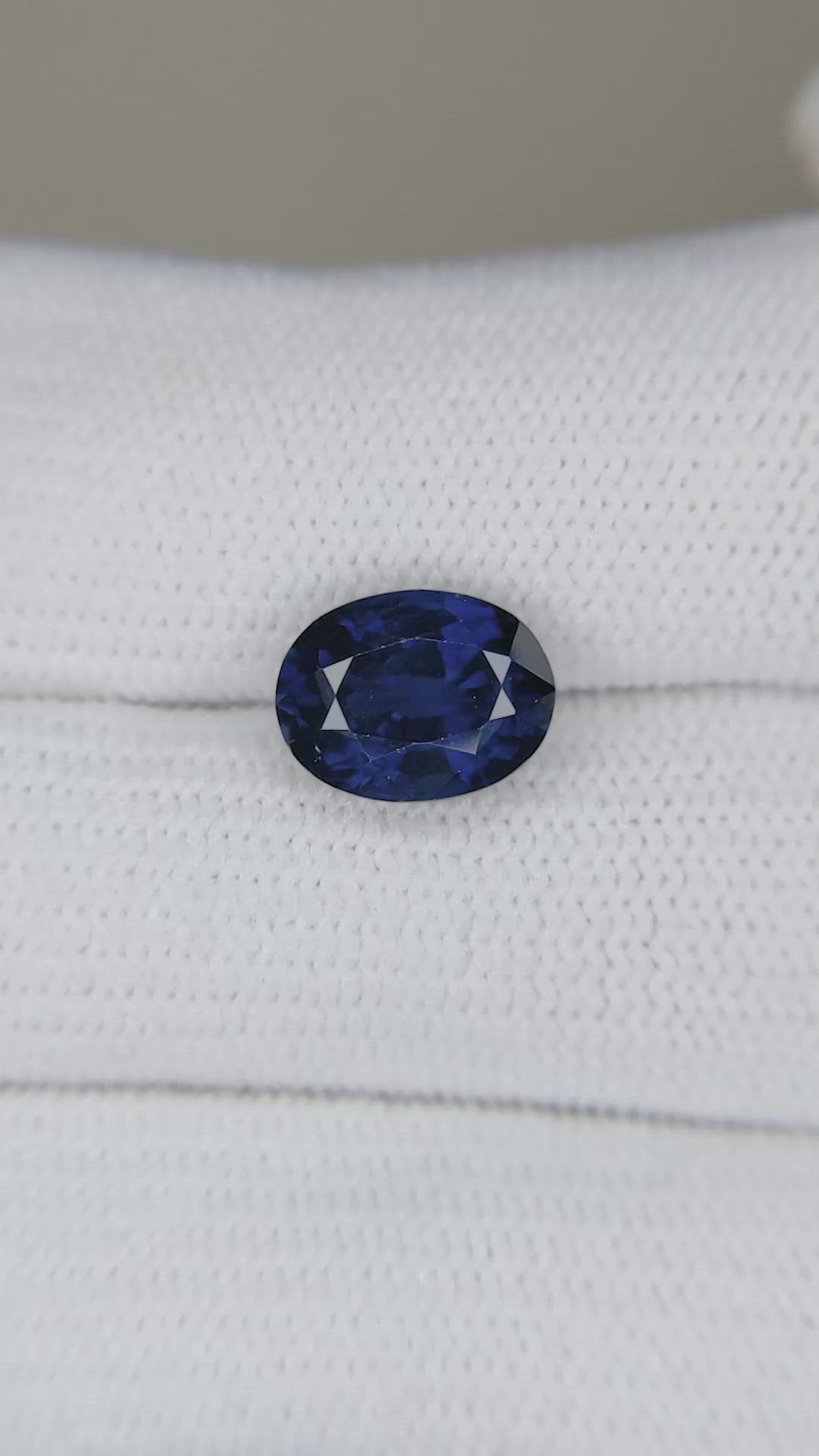 2.64 Ct. Blue Sapphire from Ceylon (Sri Lanka) Size Video