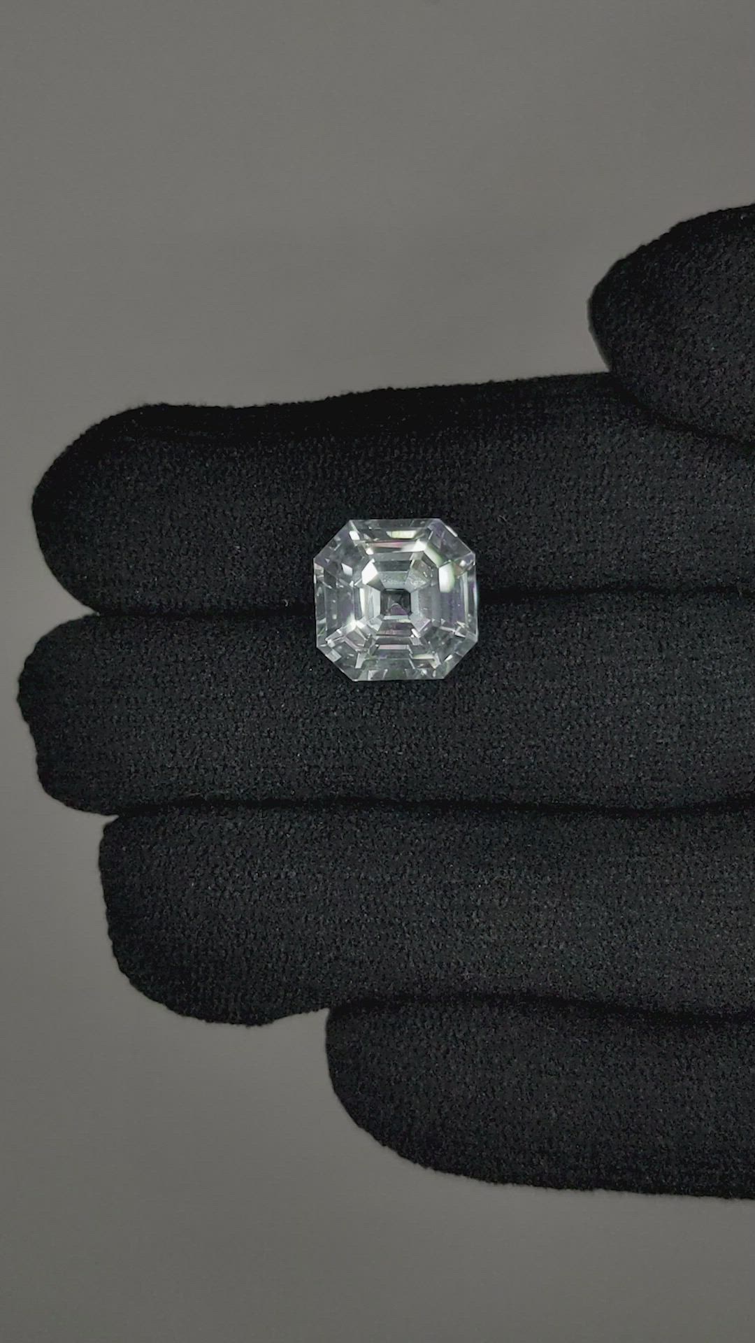 7.22 Ct. White Sapphire from Ceylon (Sri Lanka) Size Video
