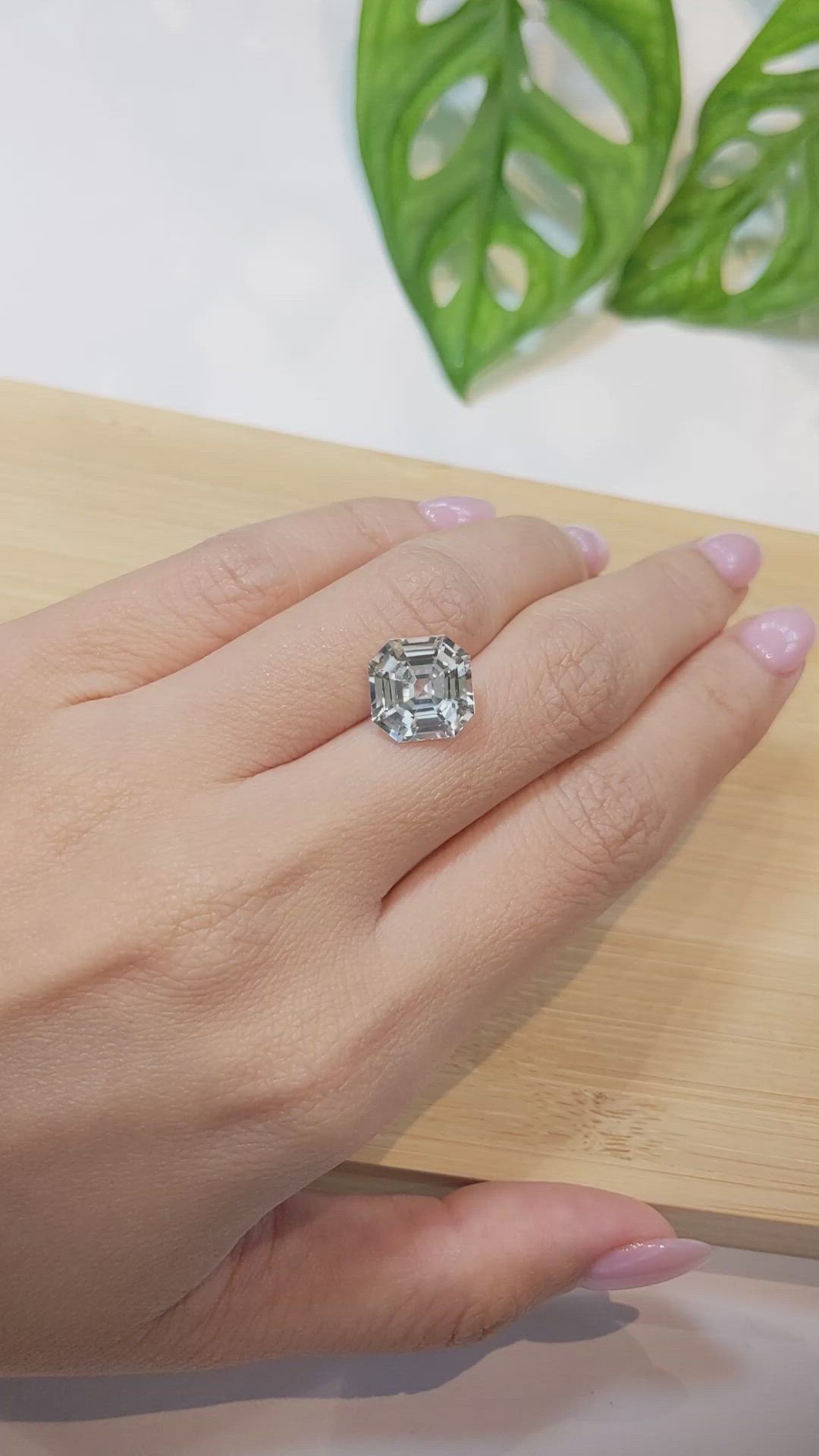 7.22 Ct. White Sapphire from Ceylon (Sri Lanka) Size Video