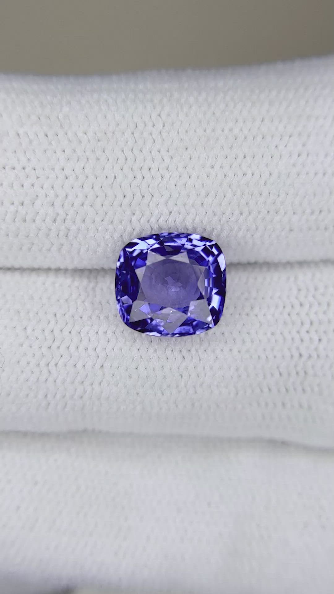 2.74 Ct. Blue Sapphire from Ceylon (Sri Lanka) Size Video