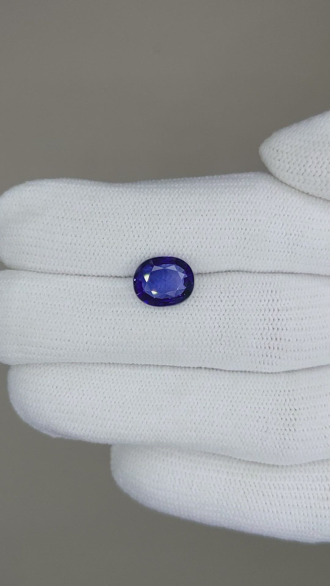 2.34 Ct. Blue Sapphire from Ceylon (Sri Lanka) Size Video
