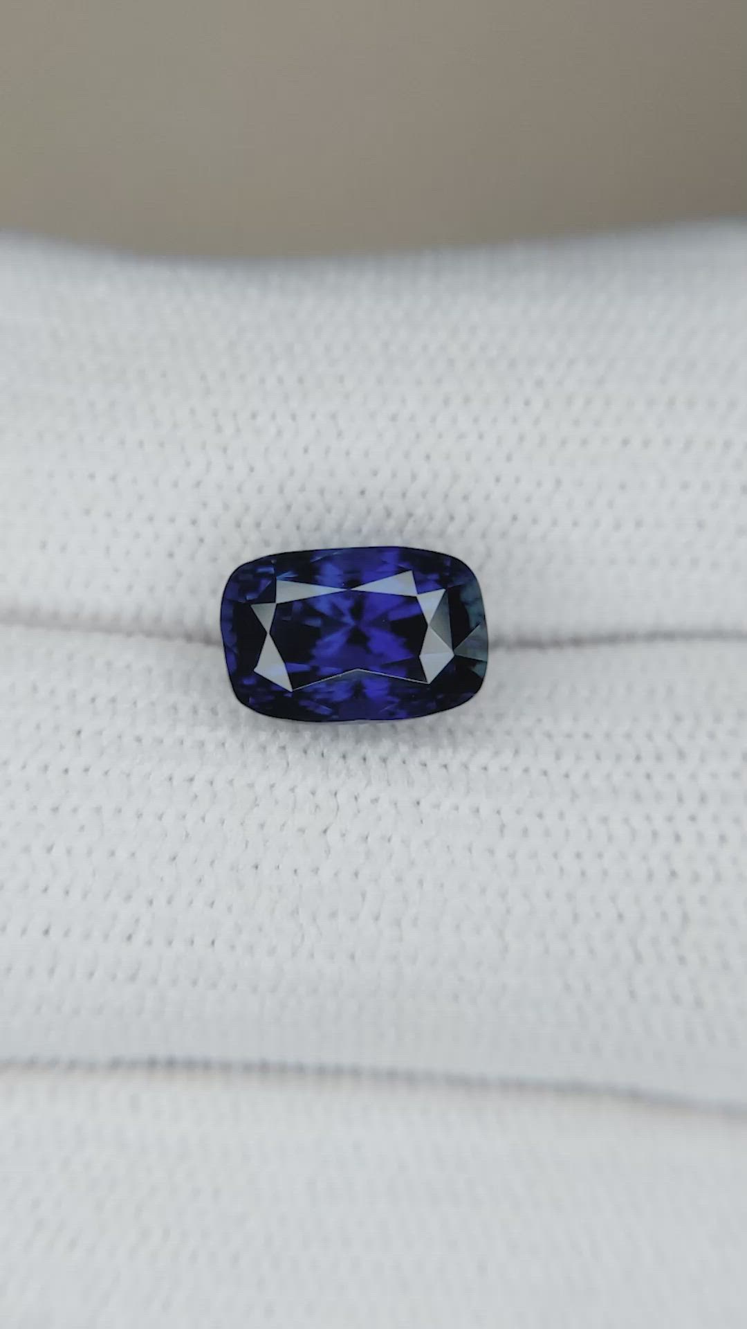 3.08 Ct. Blue Sapphire from Ceylon (Sri Lanka) Size Video