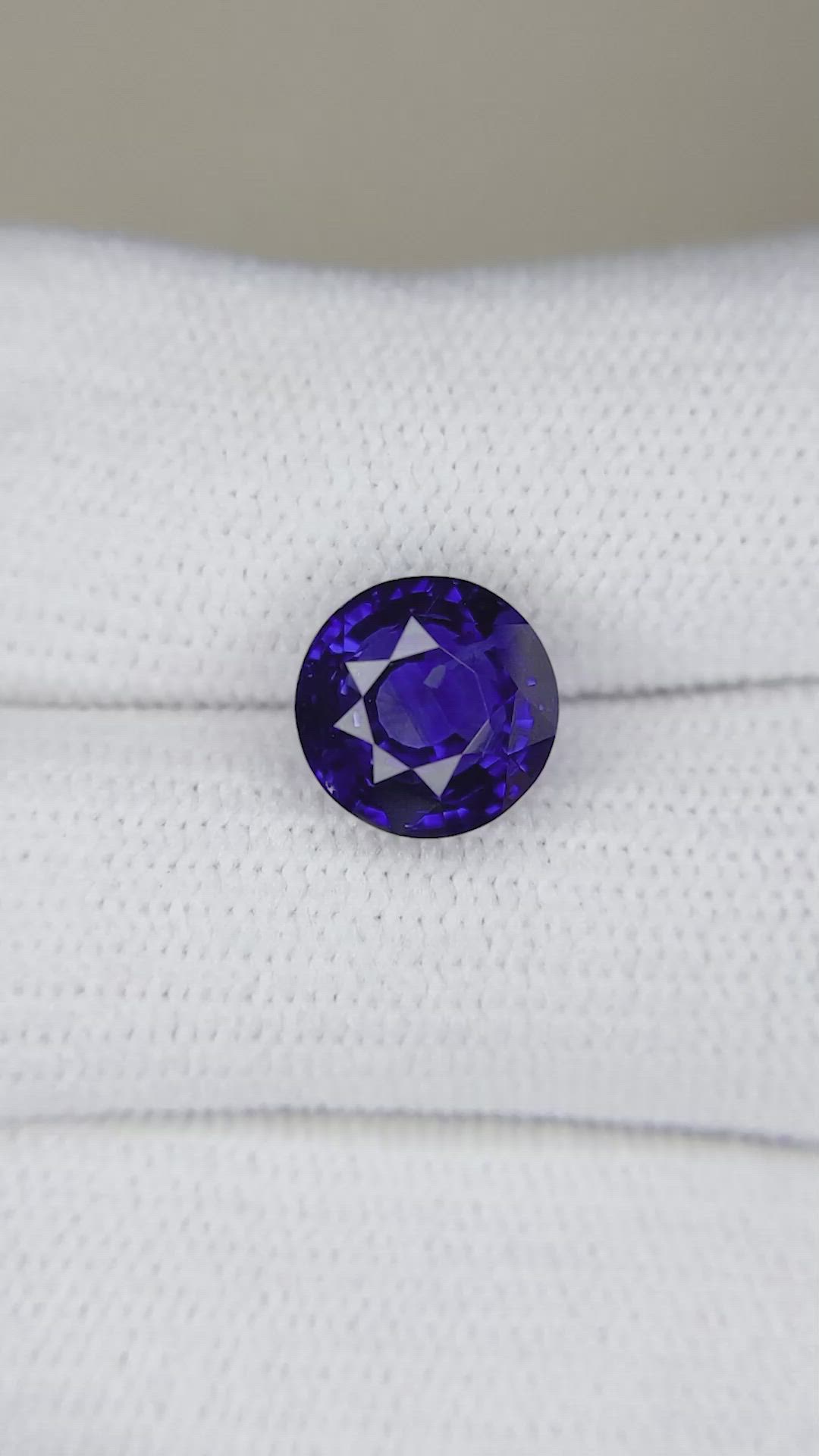 3.54 Ct. Blue Sapphire from Ceylon (Sri Lanka) Size Video