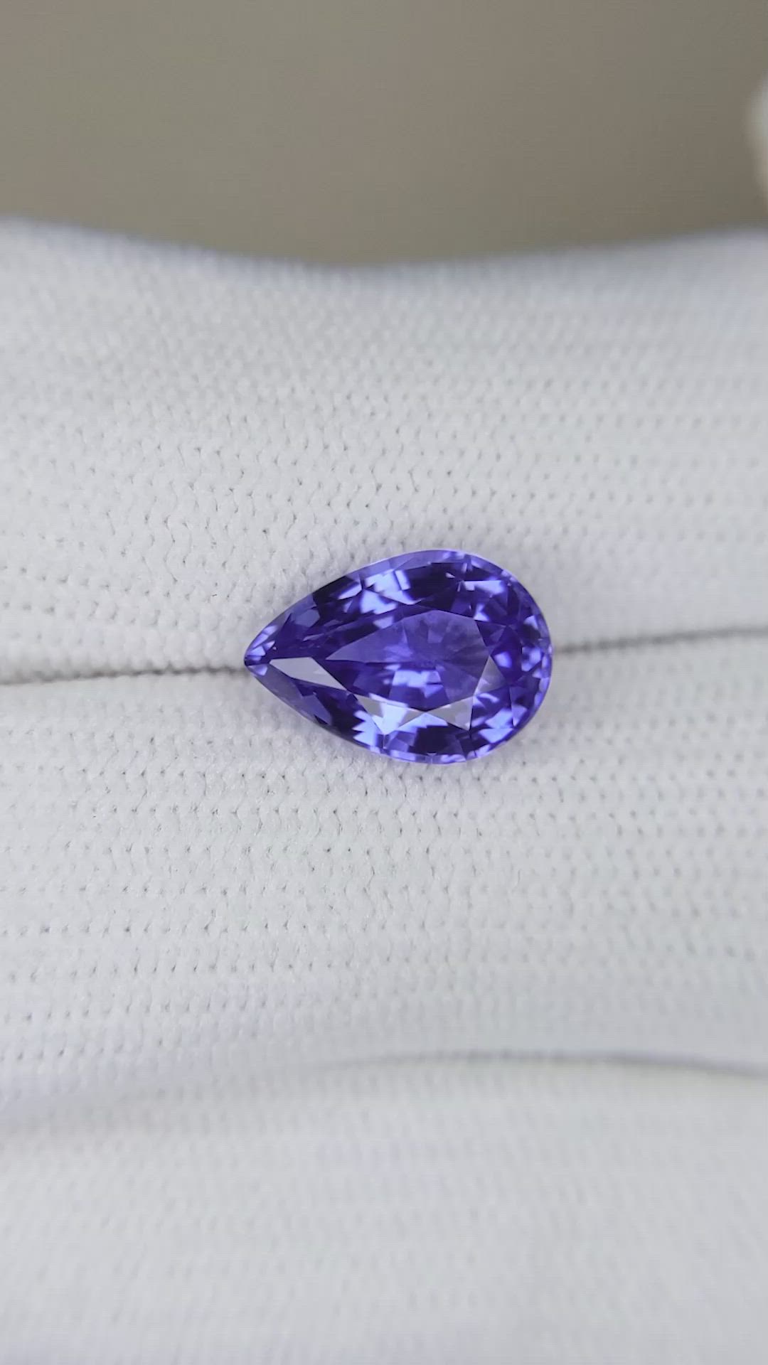 3.13 Ct. Blue Sapphire from Ceylon (Sri Lanka) Size Video
