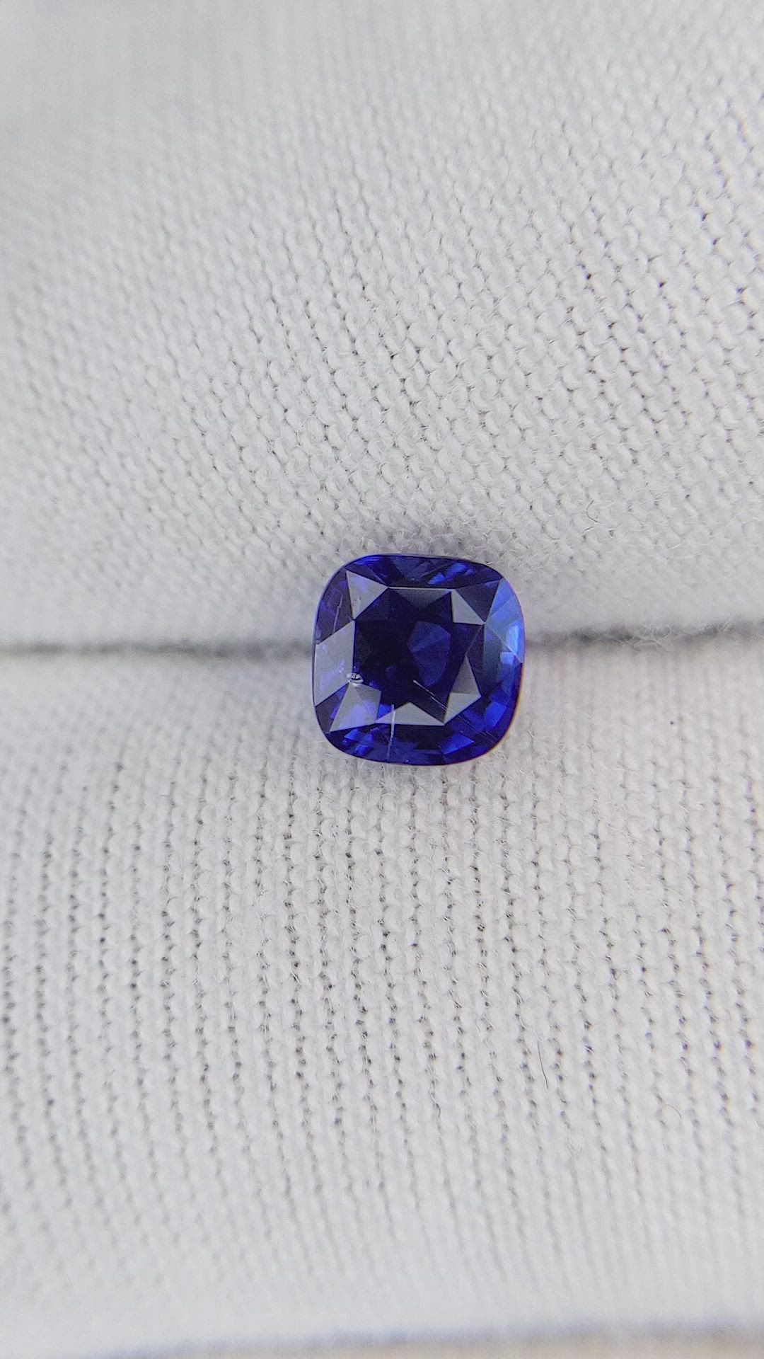 1.09 Ct. Blue Sapphire from Ceylon (Sri Lanka) Size Video