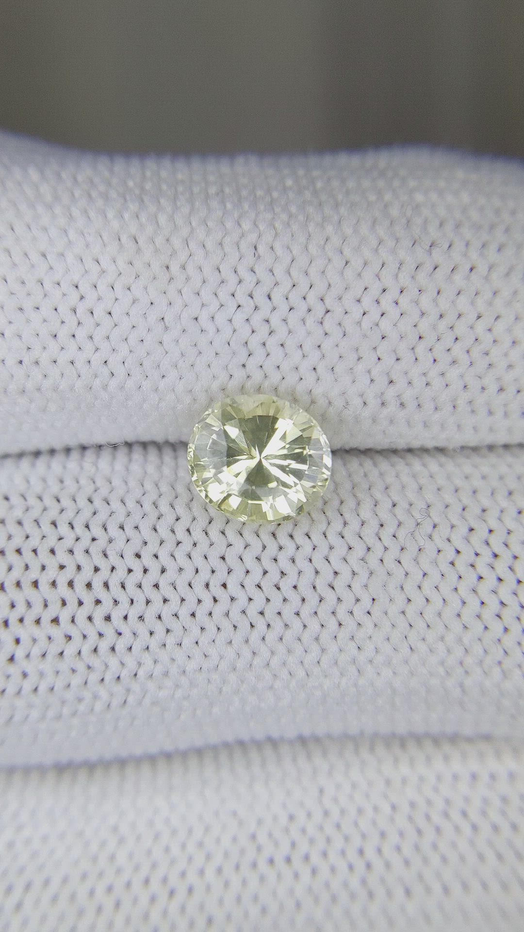 2.03 Ct. Greenish Yellow Sapphire from Ceylon (Sri Lanka) Size Video
