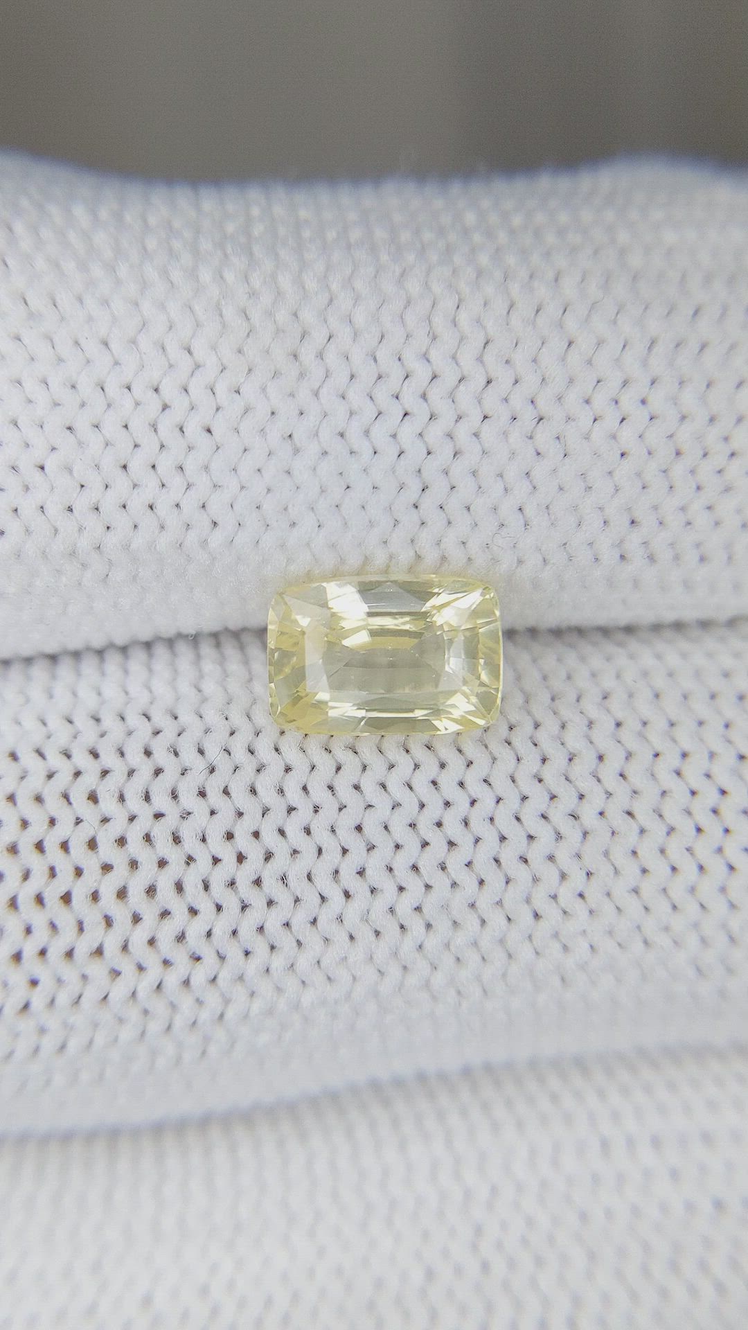2.17 Ct. Yellow Sapphire from Ceylon (Sri Lanka) Size Video
