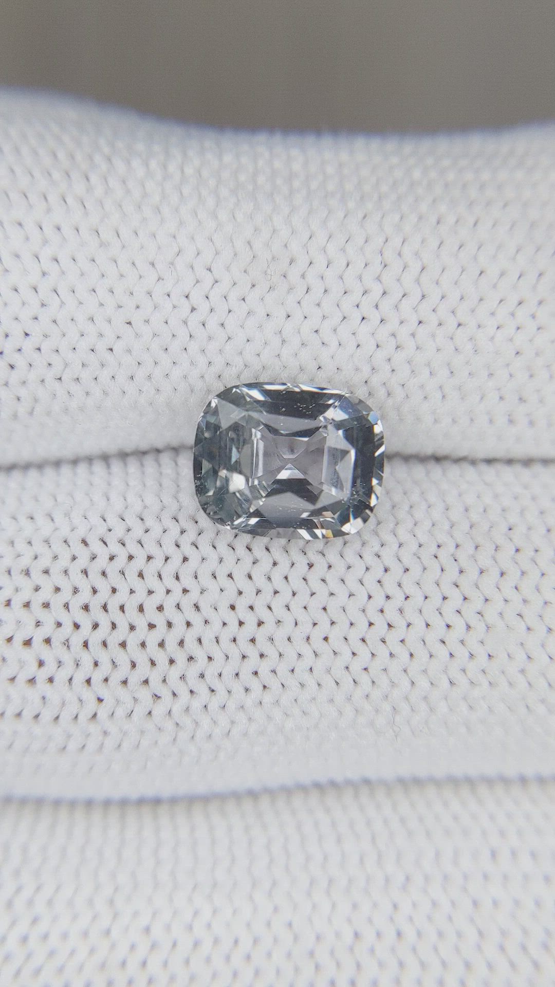 3.03 Ct. Green Sapphire from Ceylon (Sri Lanka) Size Video
