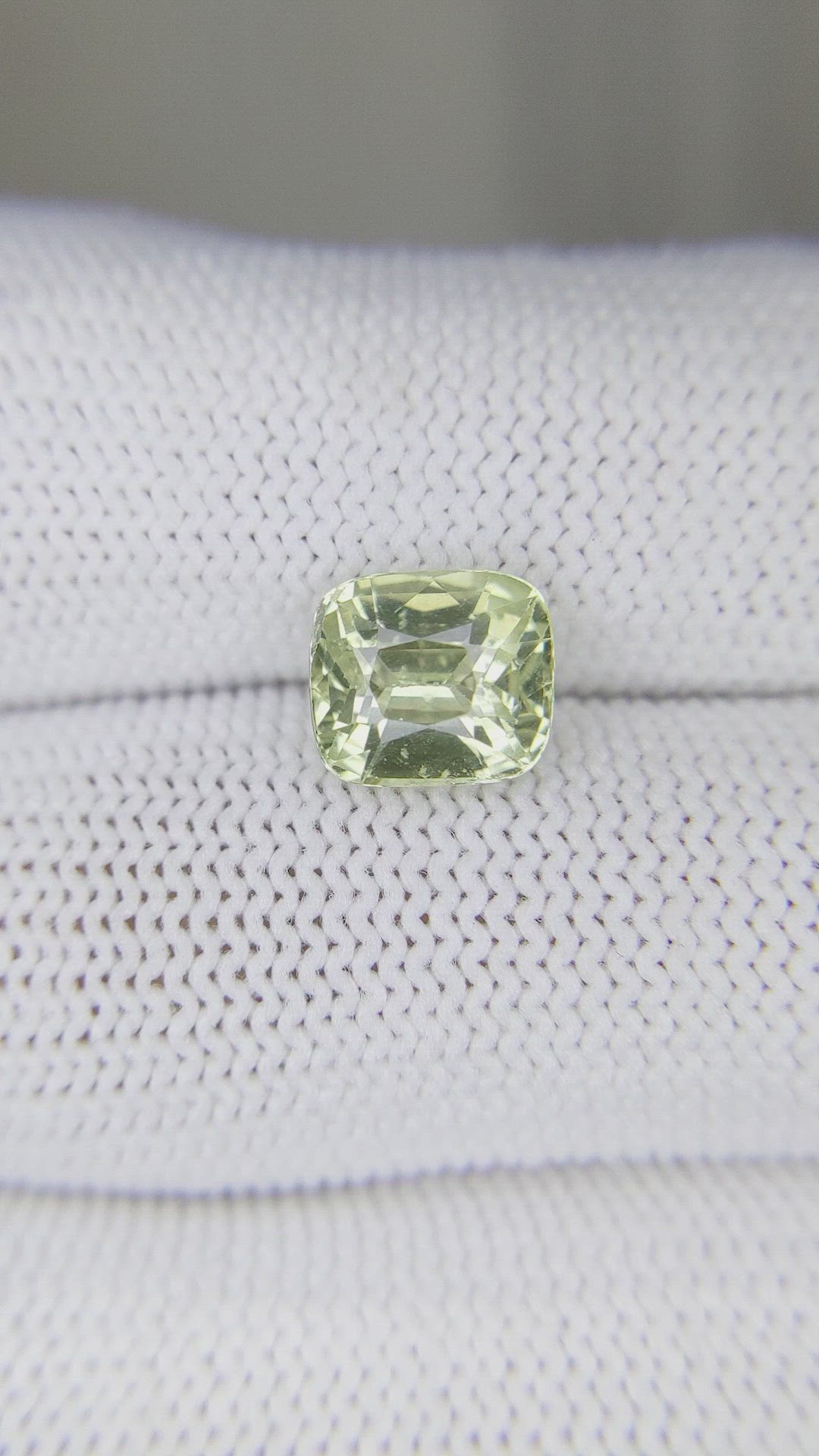 3.01 Ct. Green Sapphire from Ceylon (Sri Lanka) Size Video