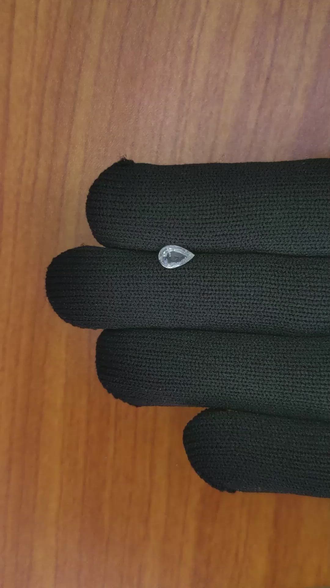0.69 Ct. White Sapphire from Ceylon (Sri Lanka) Size Video