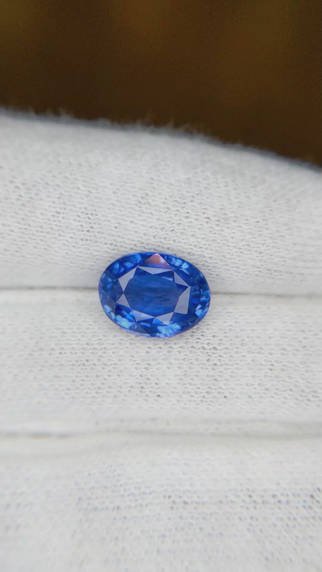 3.54 Ct. Blue Sapphire from Ceylon (Sri Lanka) Size Video