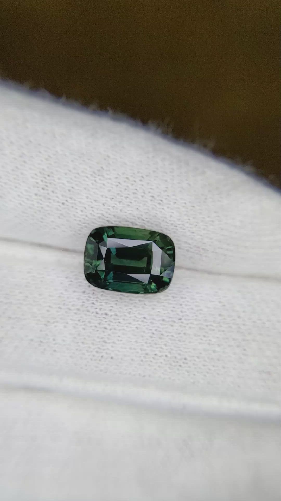 4.01 Ct. Bluish Green Sapphire from Ceylon (Sri Lanka) Size Video