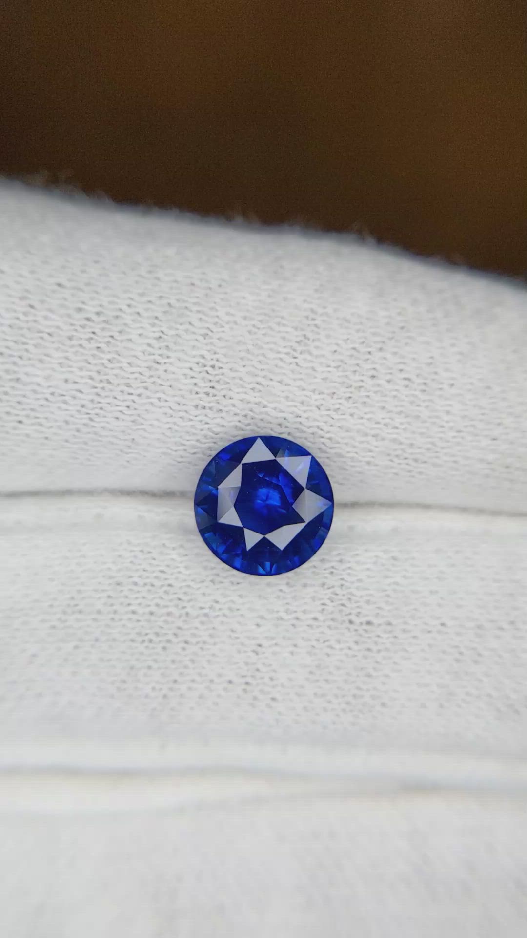 2.68 Ct. Blue Sapphire from Ceylon (Sri Lanka) Size Video