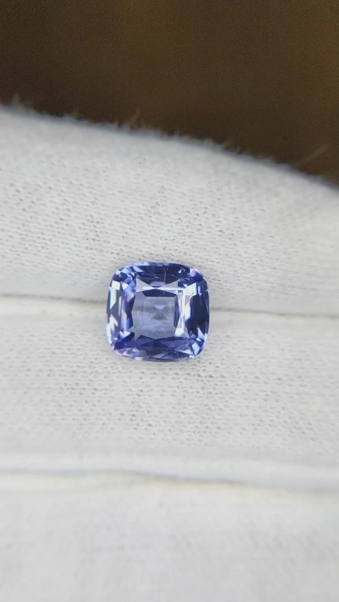 4.03 Ct. Blue Sapphire from Ceylon (Sri Lanka) Size Video