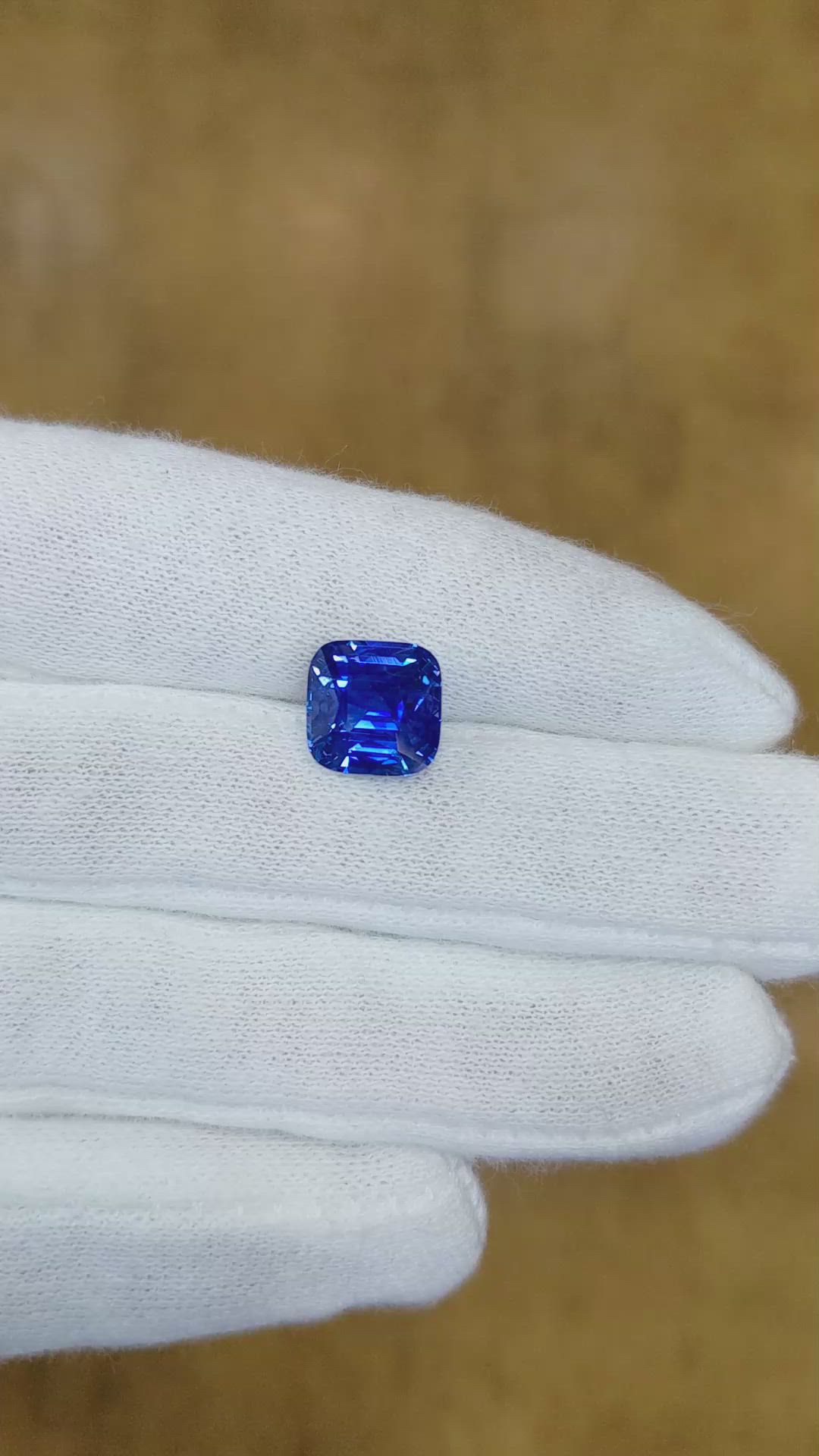 4.58 Ct. Sapphire from Ceylon (Sri Lanka) Size Video