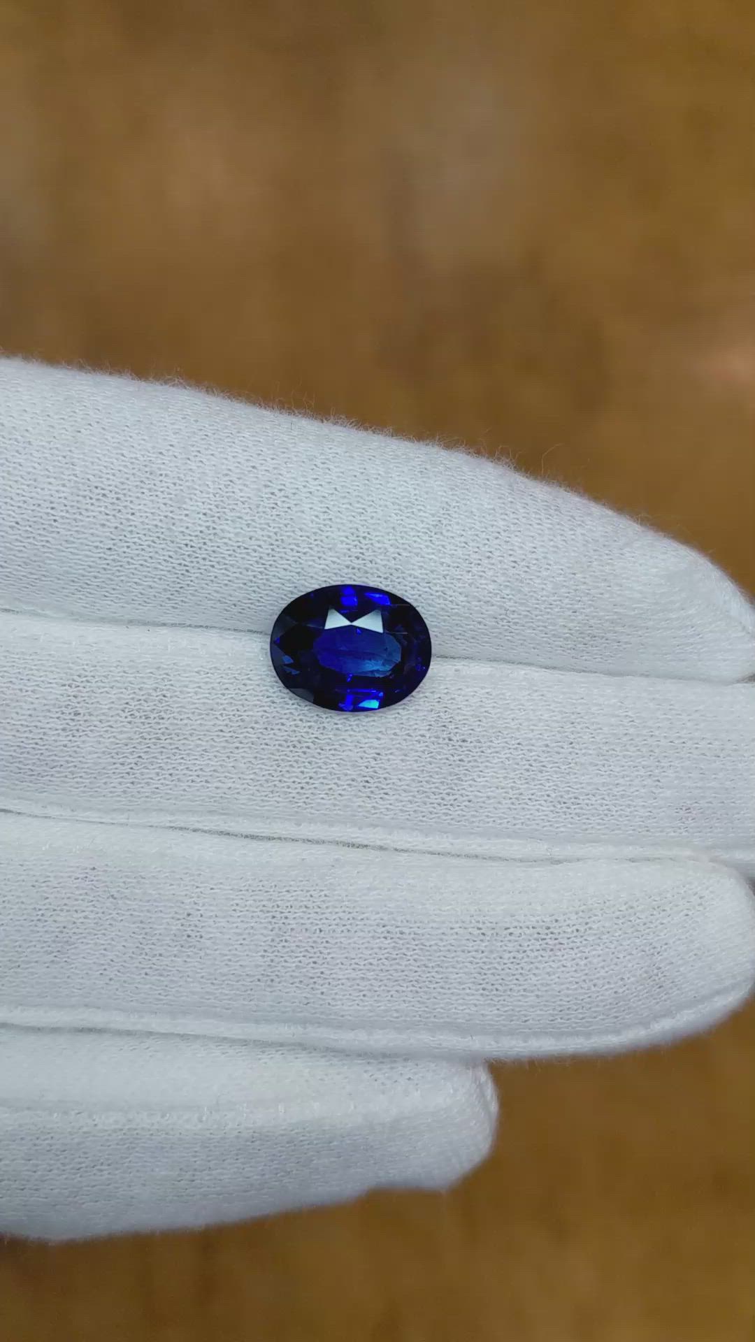4.87 Ct. Blue Sapphire from Ceylon (Sri Lanka) Size Video