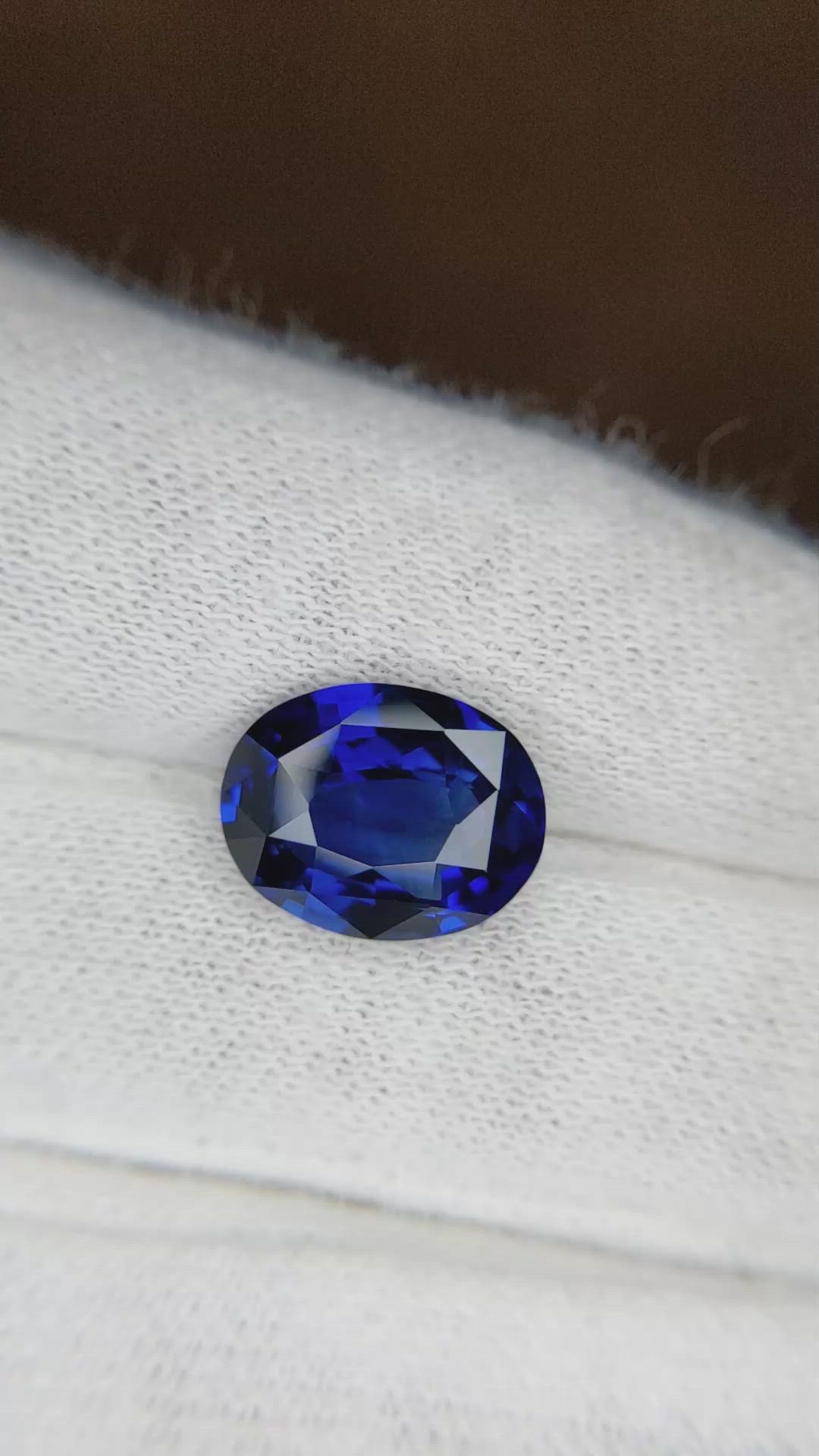 4.87 Ct. Blue Sapphire from Ceylon (Sri Lanka) Size Video