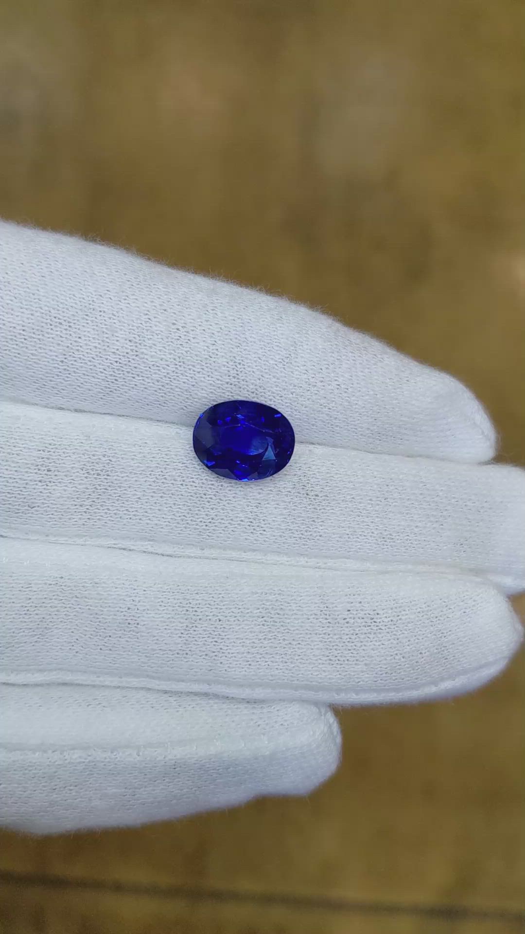 5.01 Ct. Blue Sapphire from Ceylon (Sri Lanka) Size Video