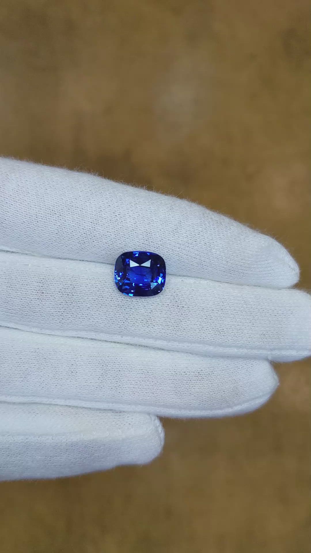 5.04 Ct. Blue Sapphire from Ceylon (Sri Lanka) Size Video