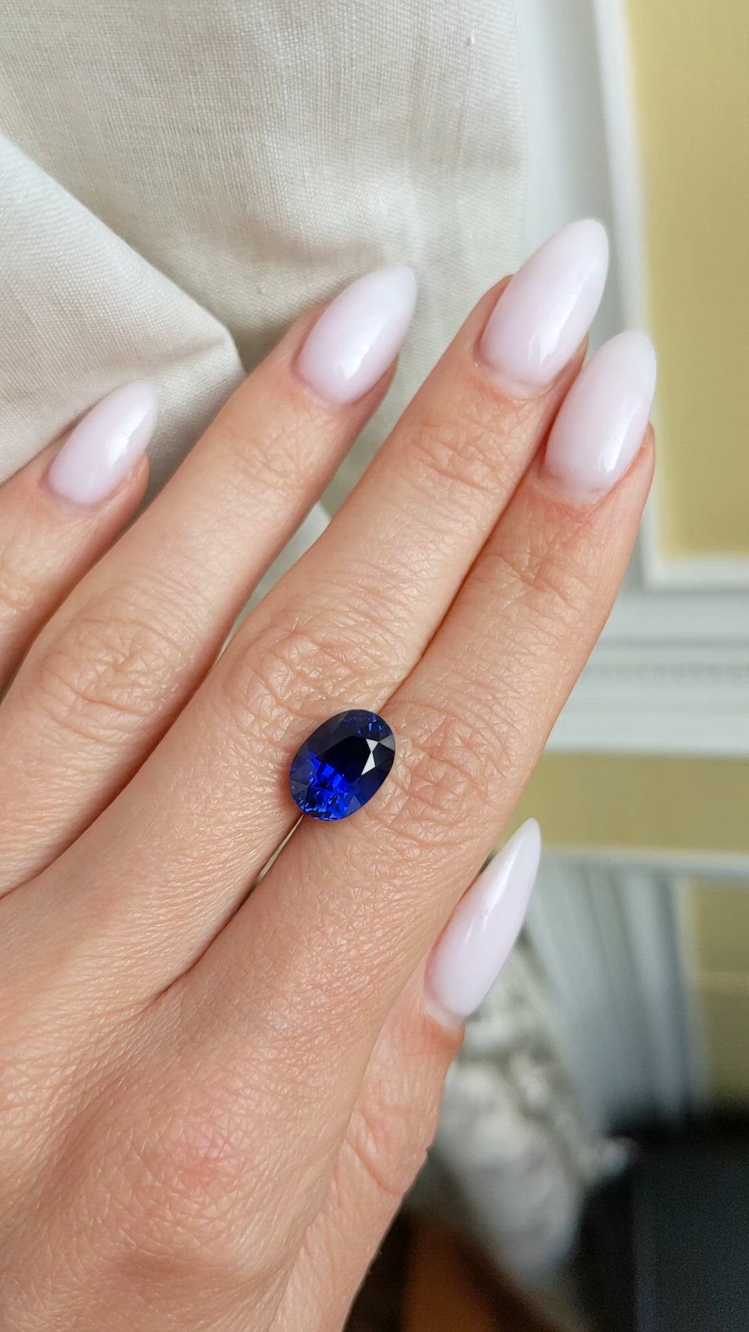 5.06 Ct. Blue Sapphire from Ceylon (Sri Lanka) Size Video