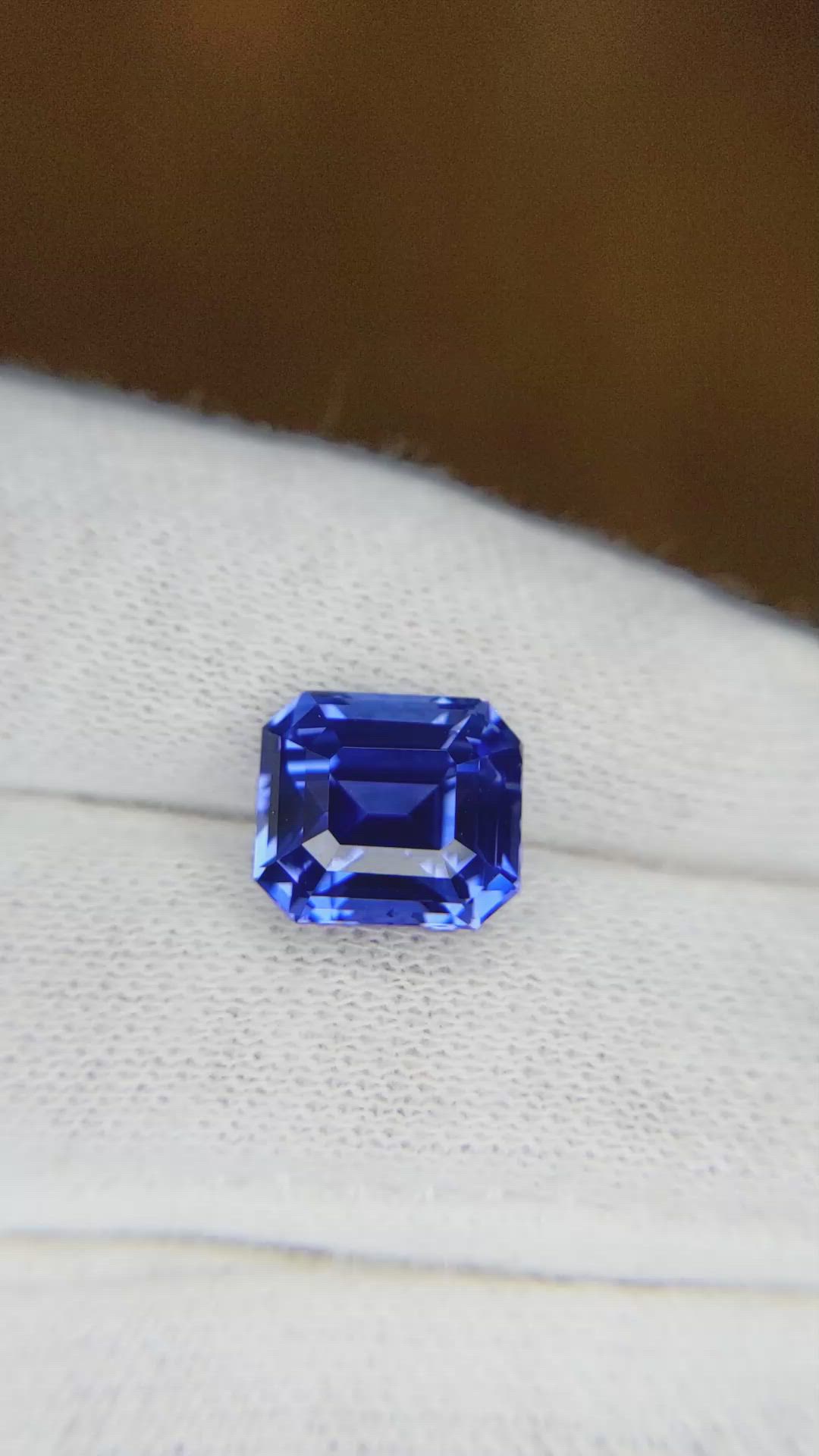 5.07 Ct. Blue Sapphire from Ceylon (Sri Lanka) Size Video