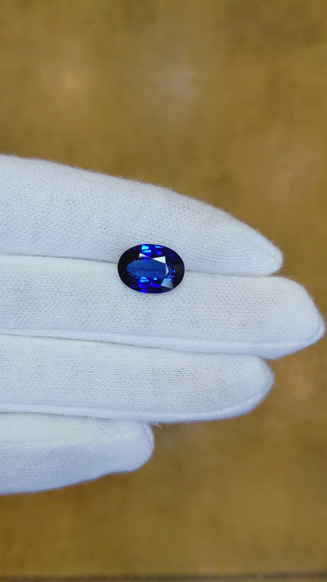 5.23 Ct. Blue Sapphire from Ceylon (Sri Lanka) Size Video
