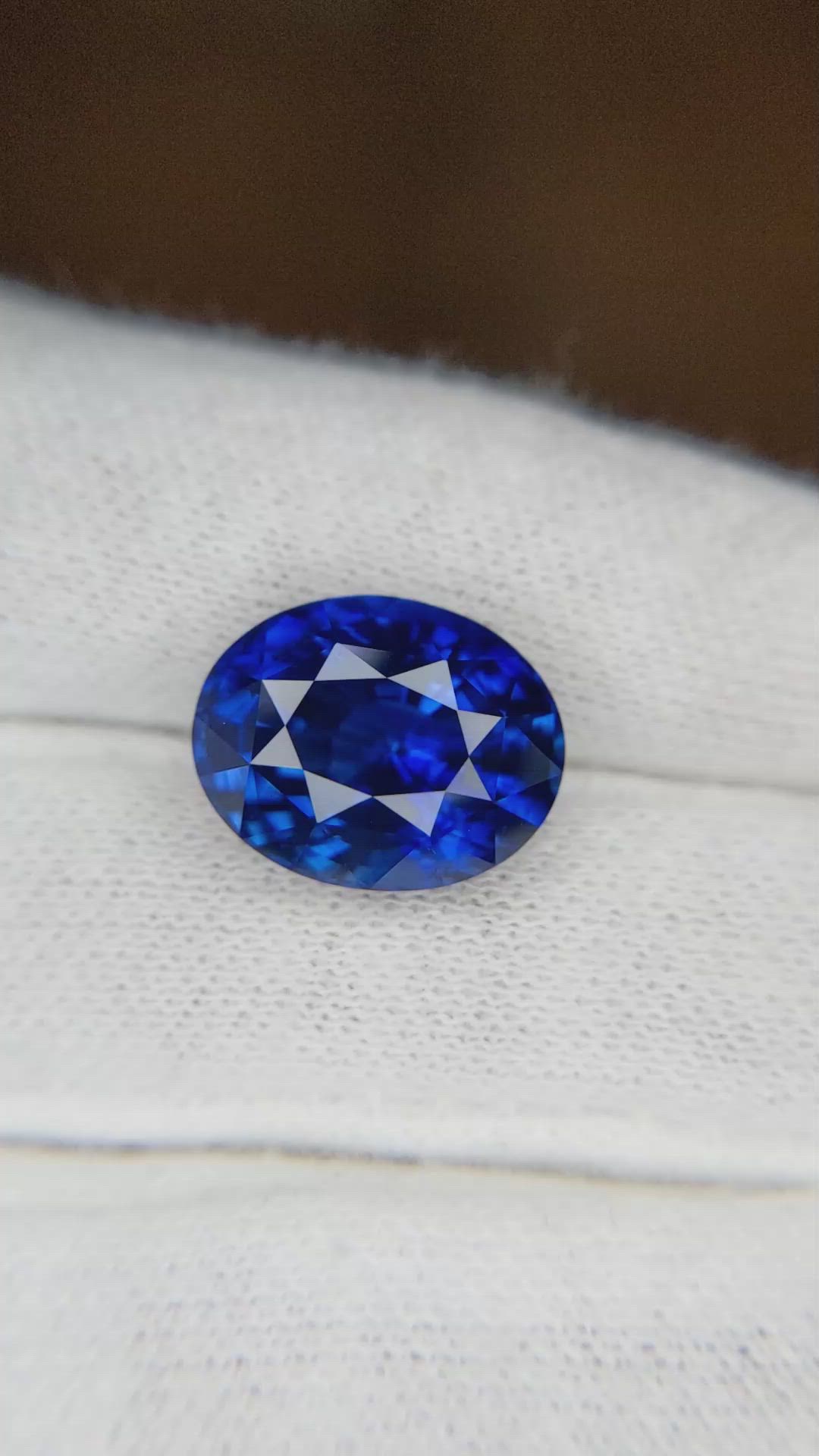 10.05 Ct. Blue Sapphire from Ceylon (Sri Lanka) Size Video