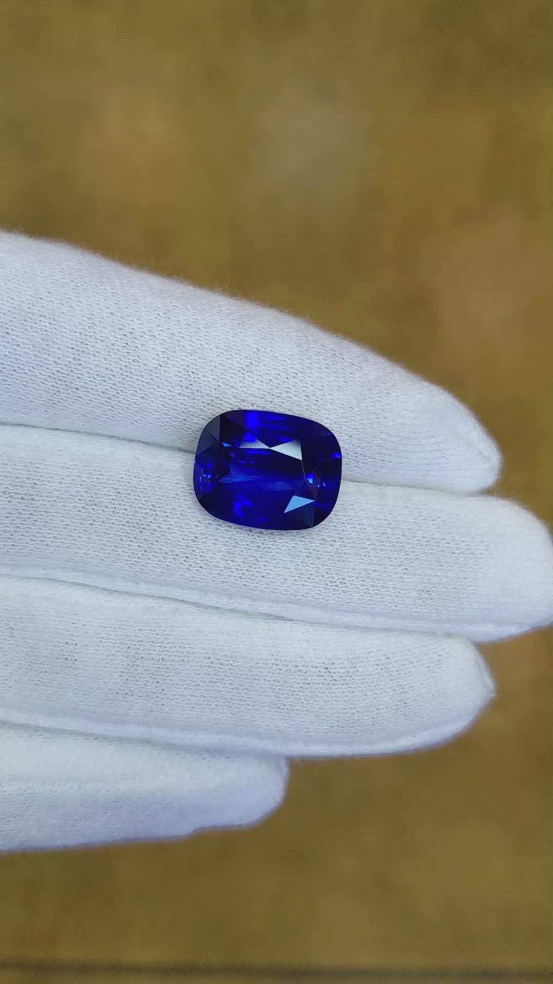 11.24 Ct. Blue Sapphire from Ceylon (Sri Lanka) Size Video